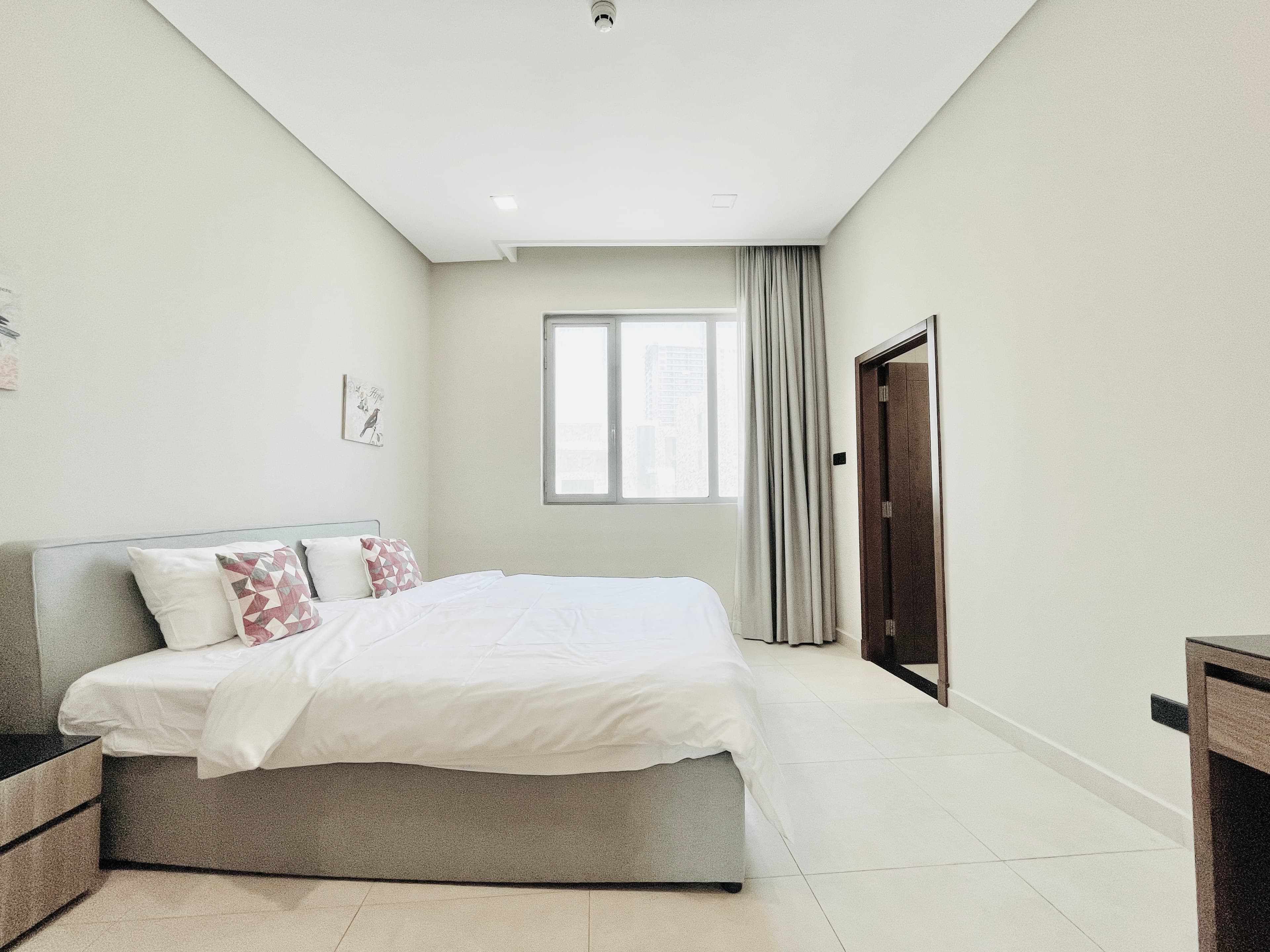 BALCONY | CITYVIEW | MODERN | SPACIOUS ROOMS