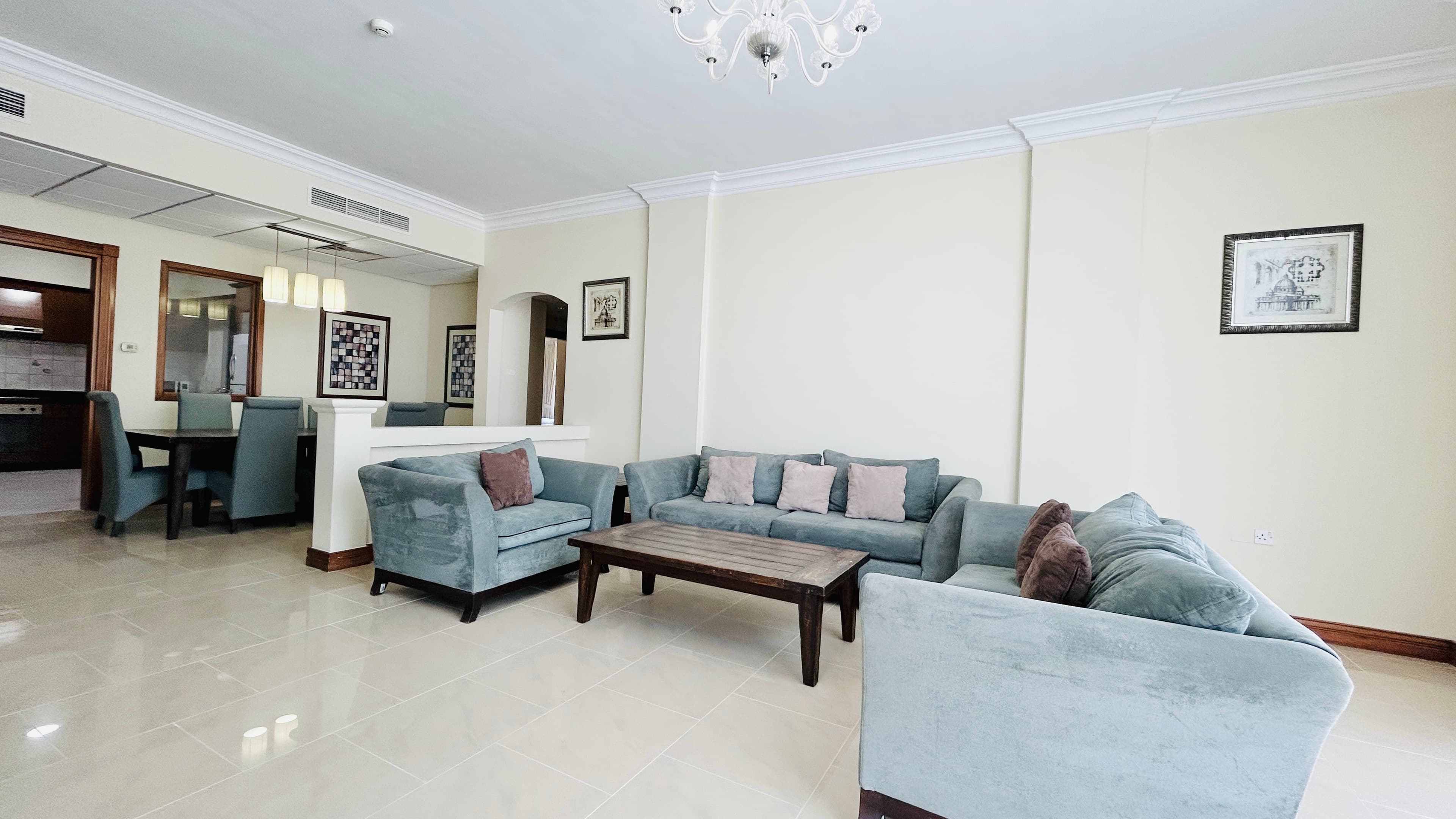 MODERN | HIGH-END AMENITIES | SPACIOUS | CITY VIEW