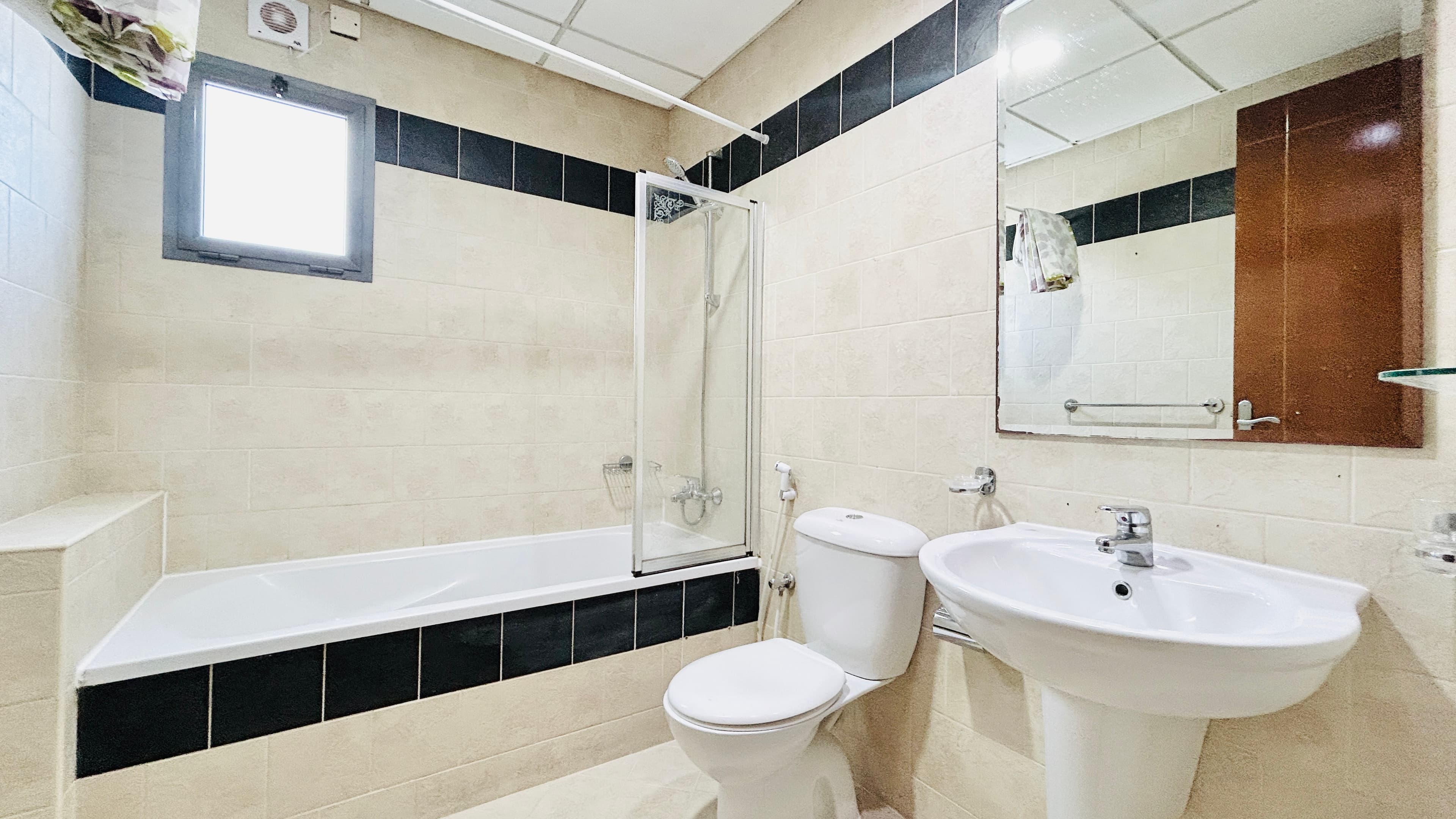 MODERN | HIGH-END AMENITIES | SPACIOUS | CITY VIEW