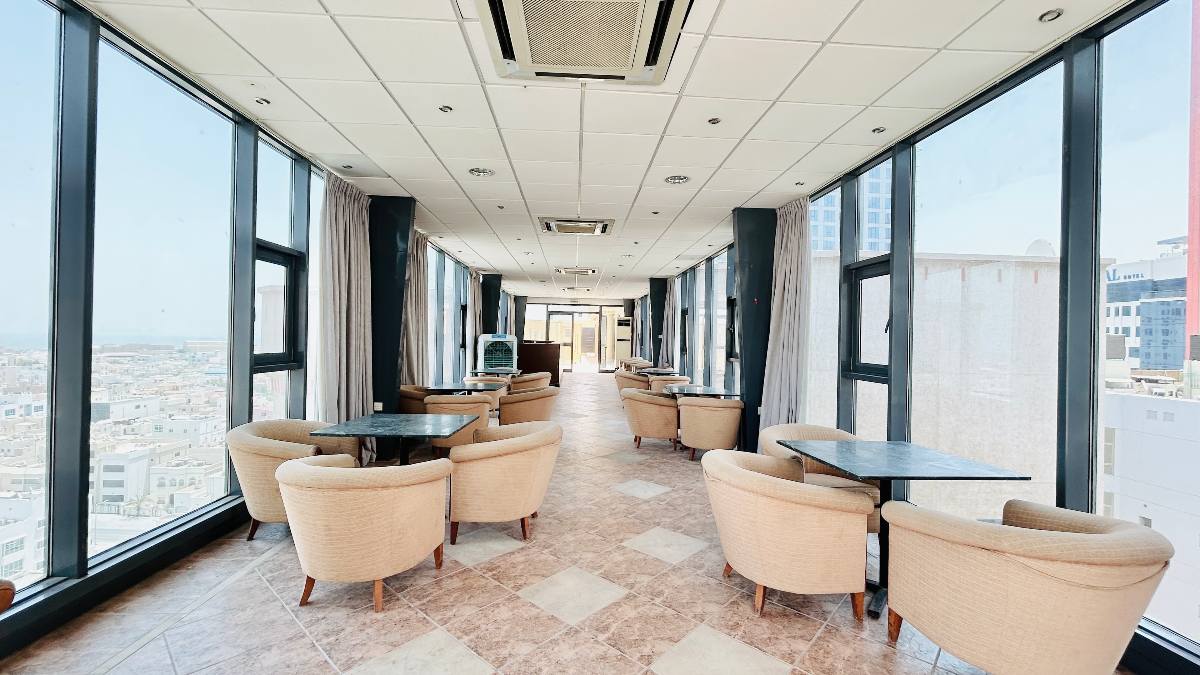 MODERN | HIGH-END AMENITIES | SPACIOUS | CITY VIEW