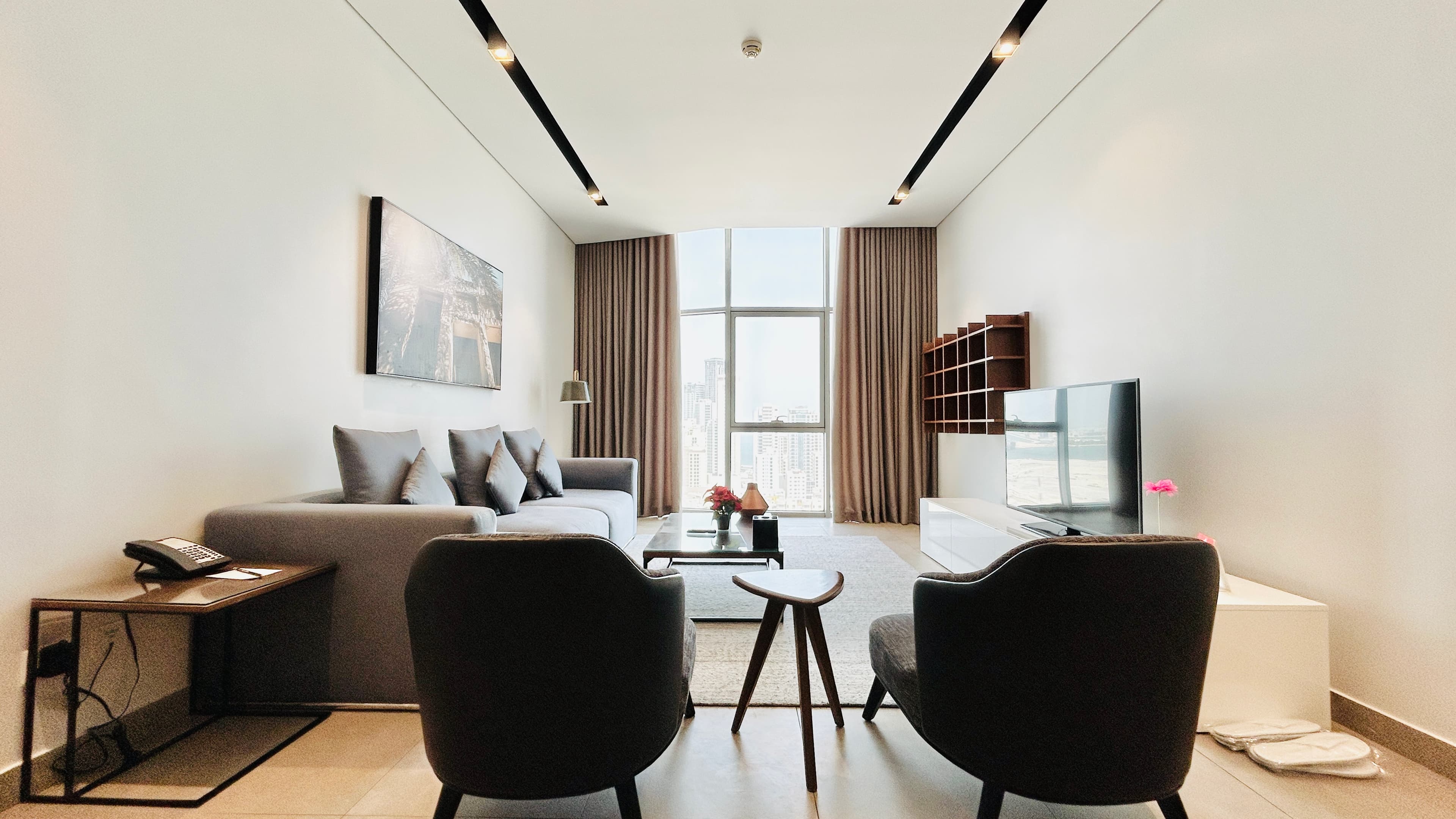 LUXURY | HIGH-END AMENITIES | SPACIOUS | CITY VIEW