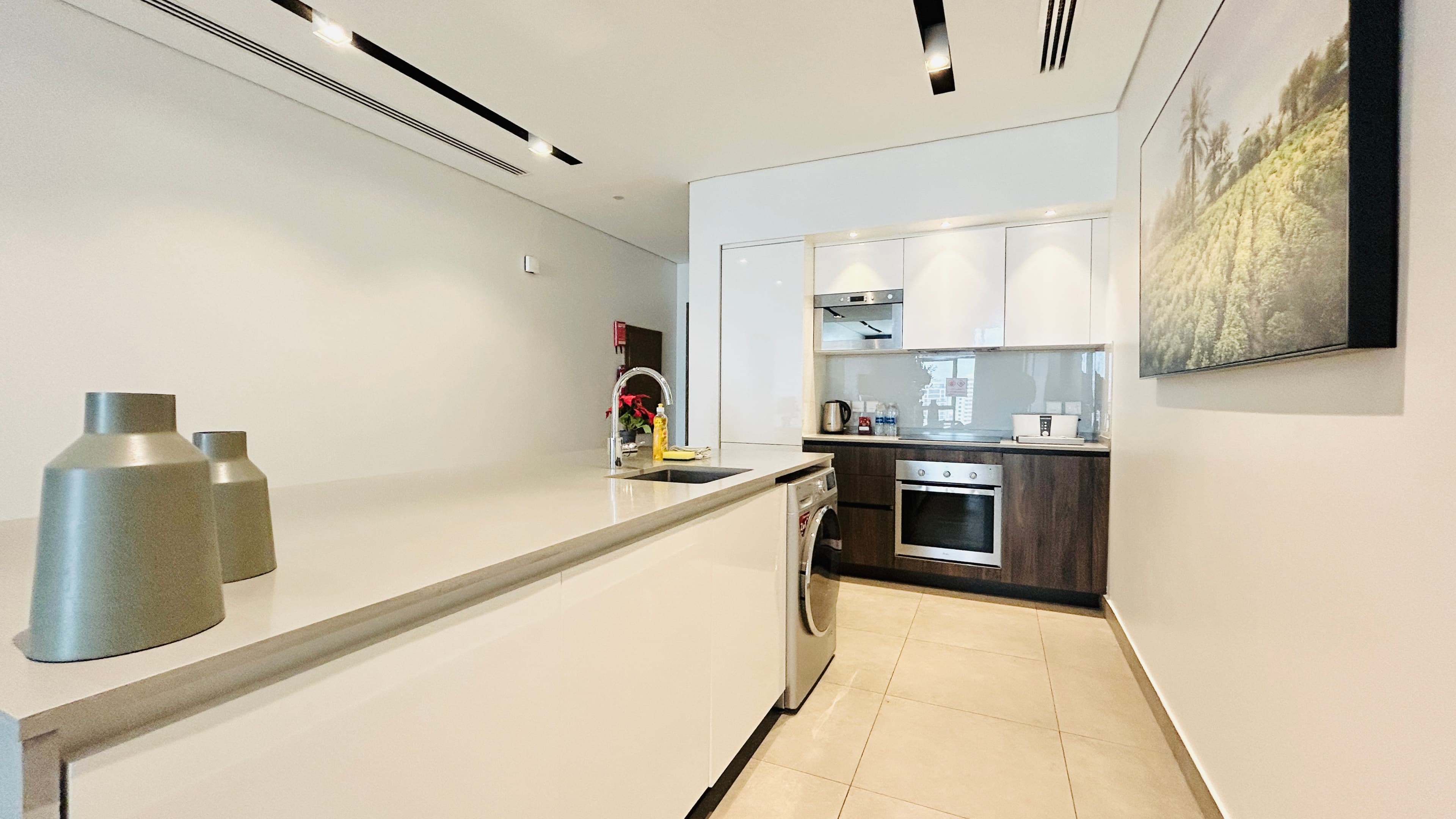 LUXURY | HIGH END AMENITIES | SPACIOUS | CITY VIEW