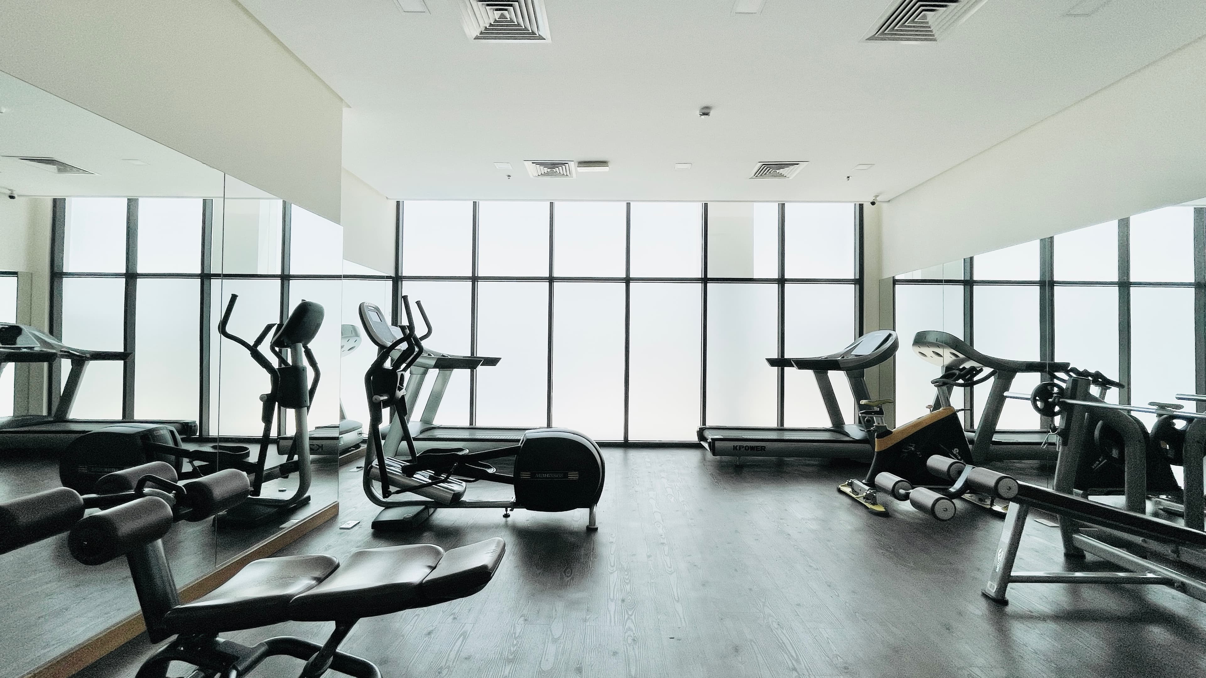 MODERN | CITY VIEW | SPACIOUS ROOMS | GREAT FACILITIES