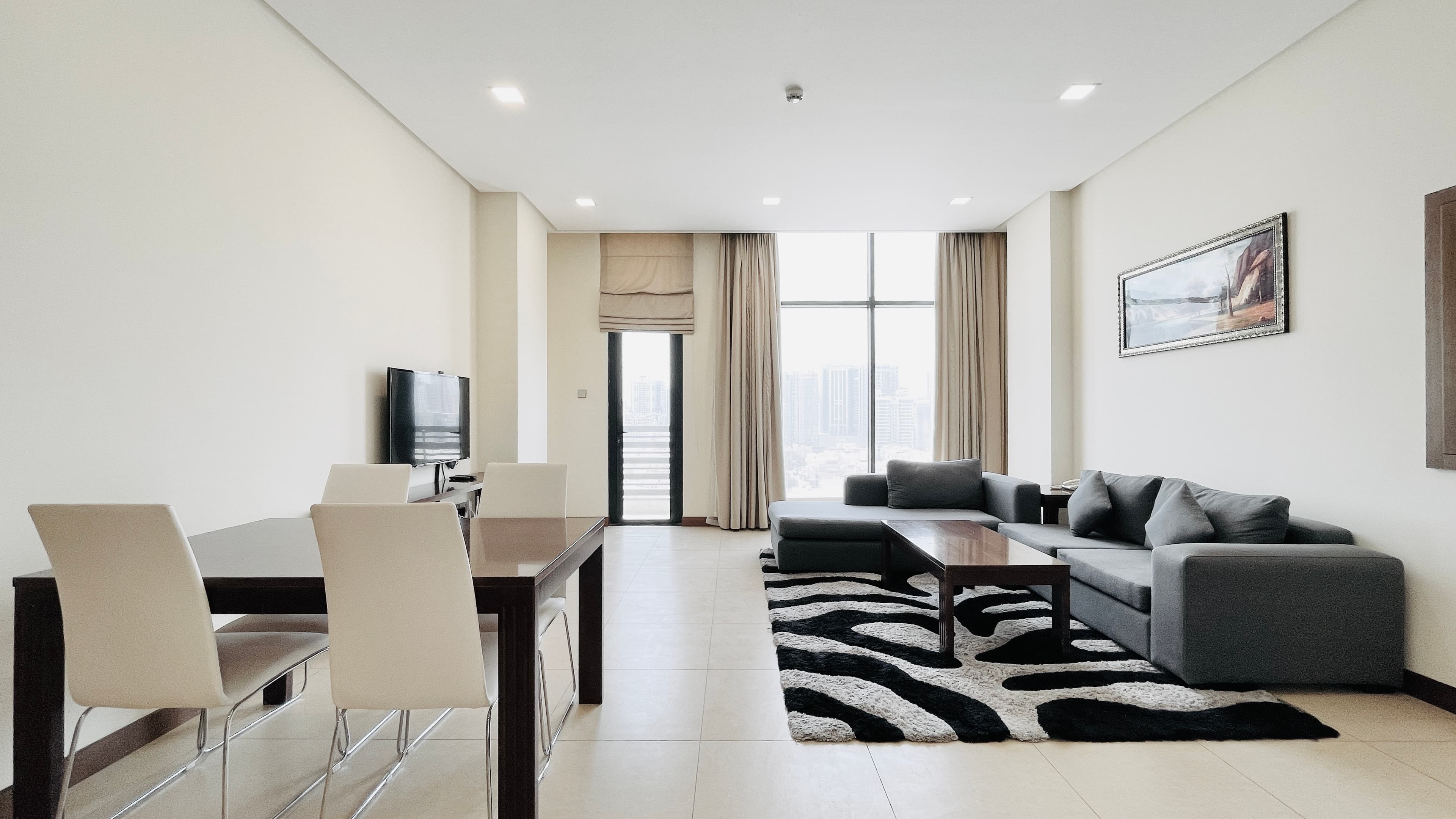 MODERN | CITY VIEW | SPACIOUS ROOMS | GREAT FACILITIES