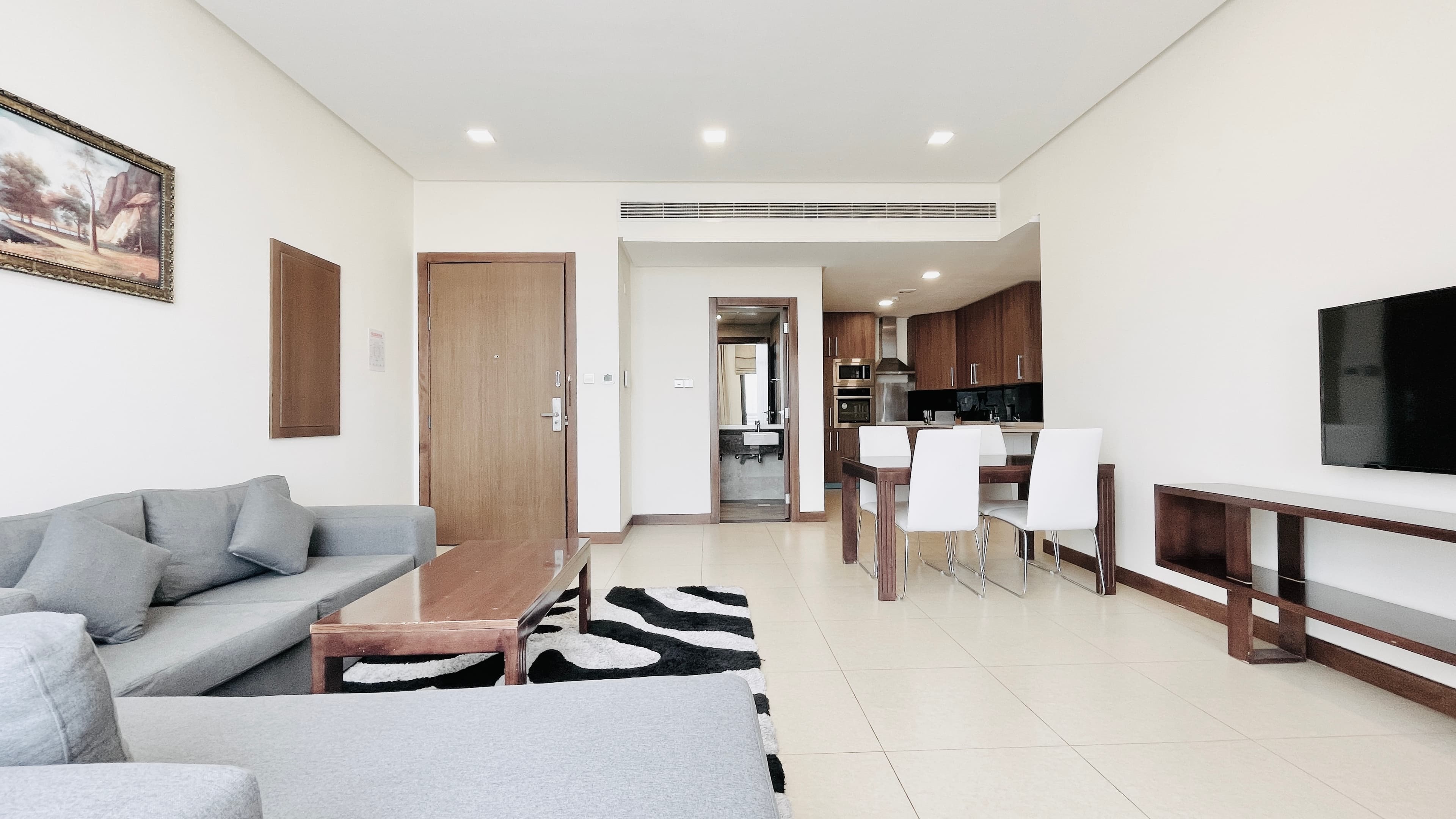MODERN | CITY VIEW | SPACIOUS ROOMS | GREAT FACILITIES