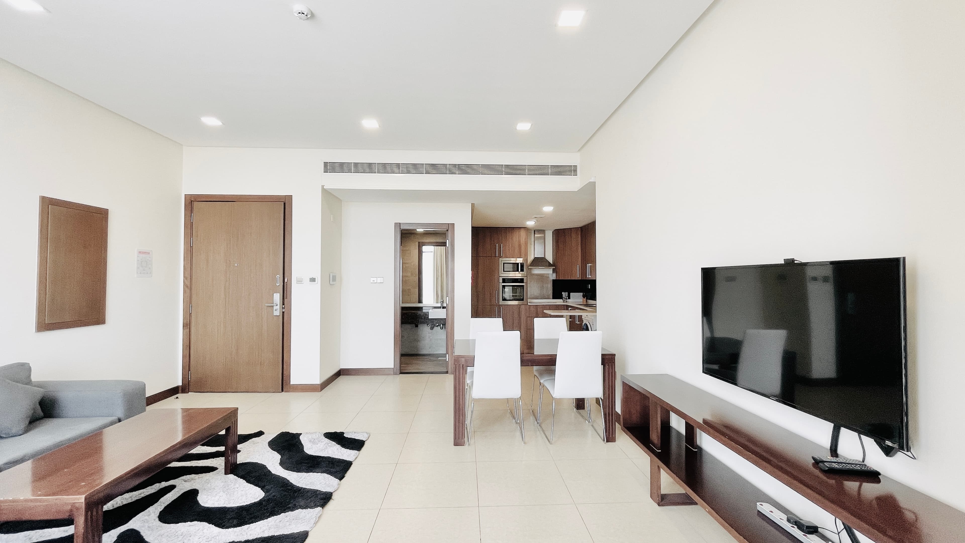 MODERN | CITY VIEW | SPACIOUS ROOMS | GREAT FACILITIES
