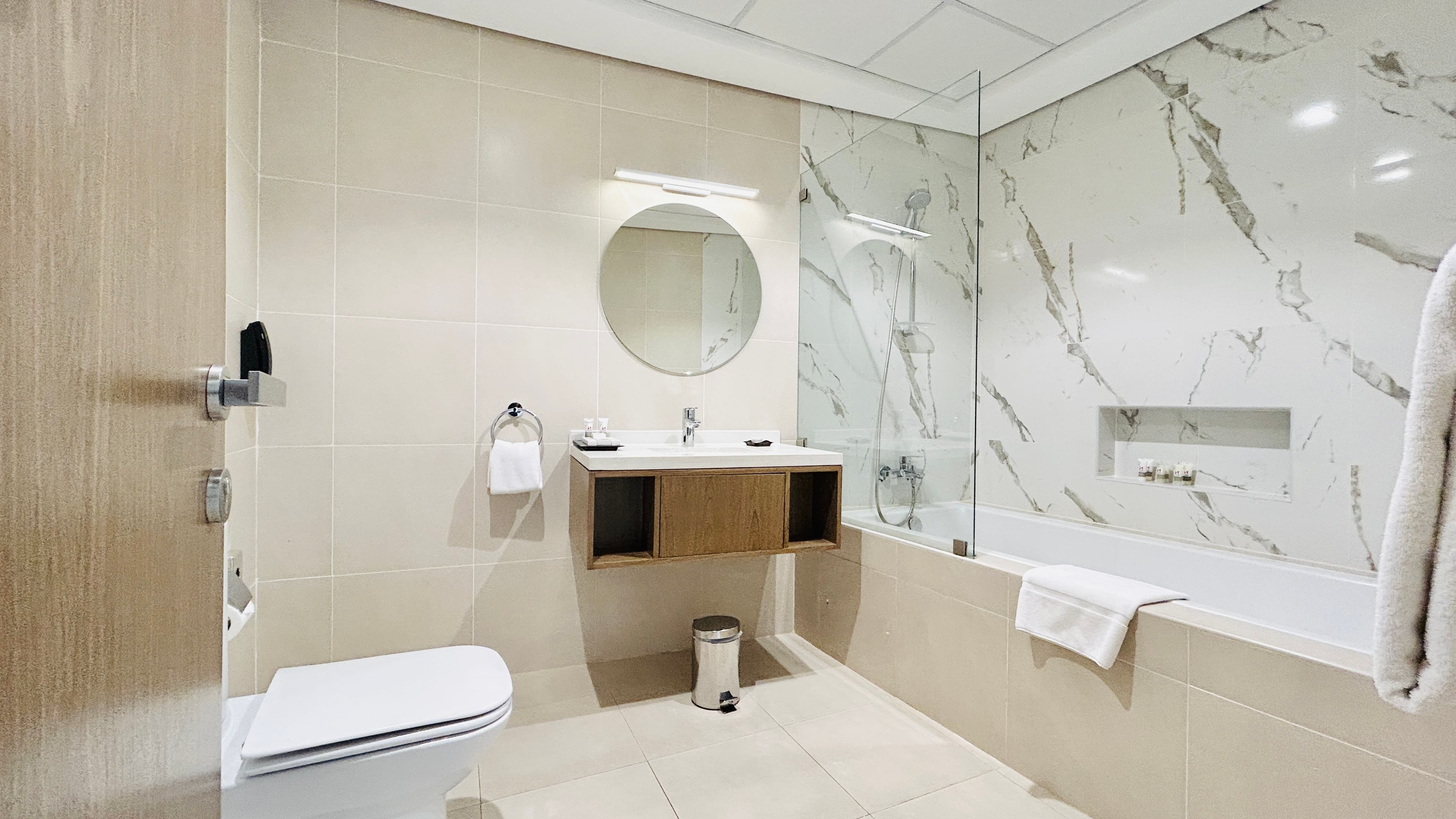 PREMIUM | LUXURY |  SPACIOUS | CITY VIEW | HIGH-END AMENITIES