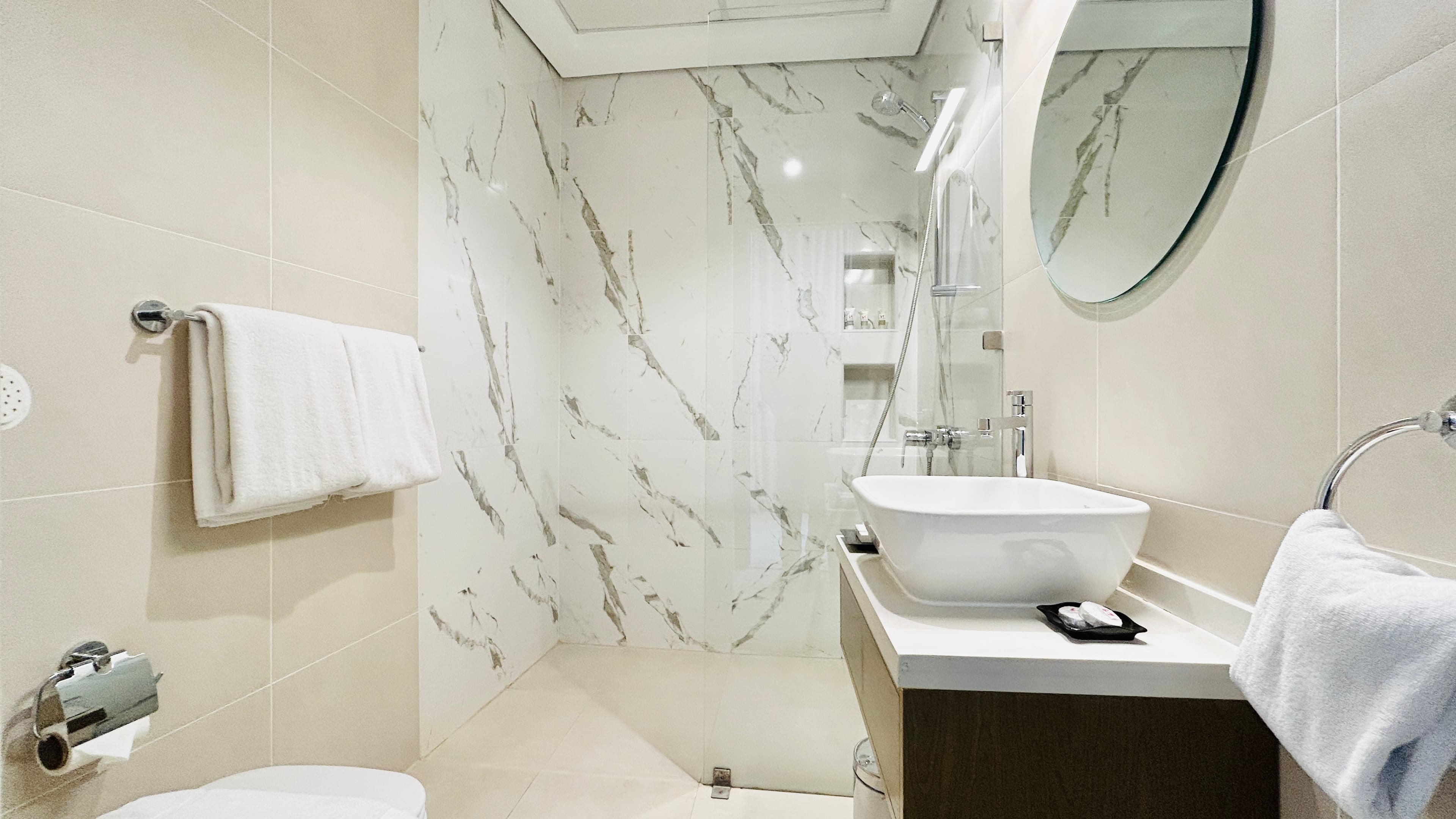 PREMIUM | LUXURY |  SPACIOUS | CITY VIEW | HIGH-END AMENITIES