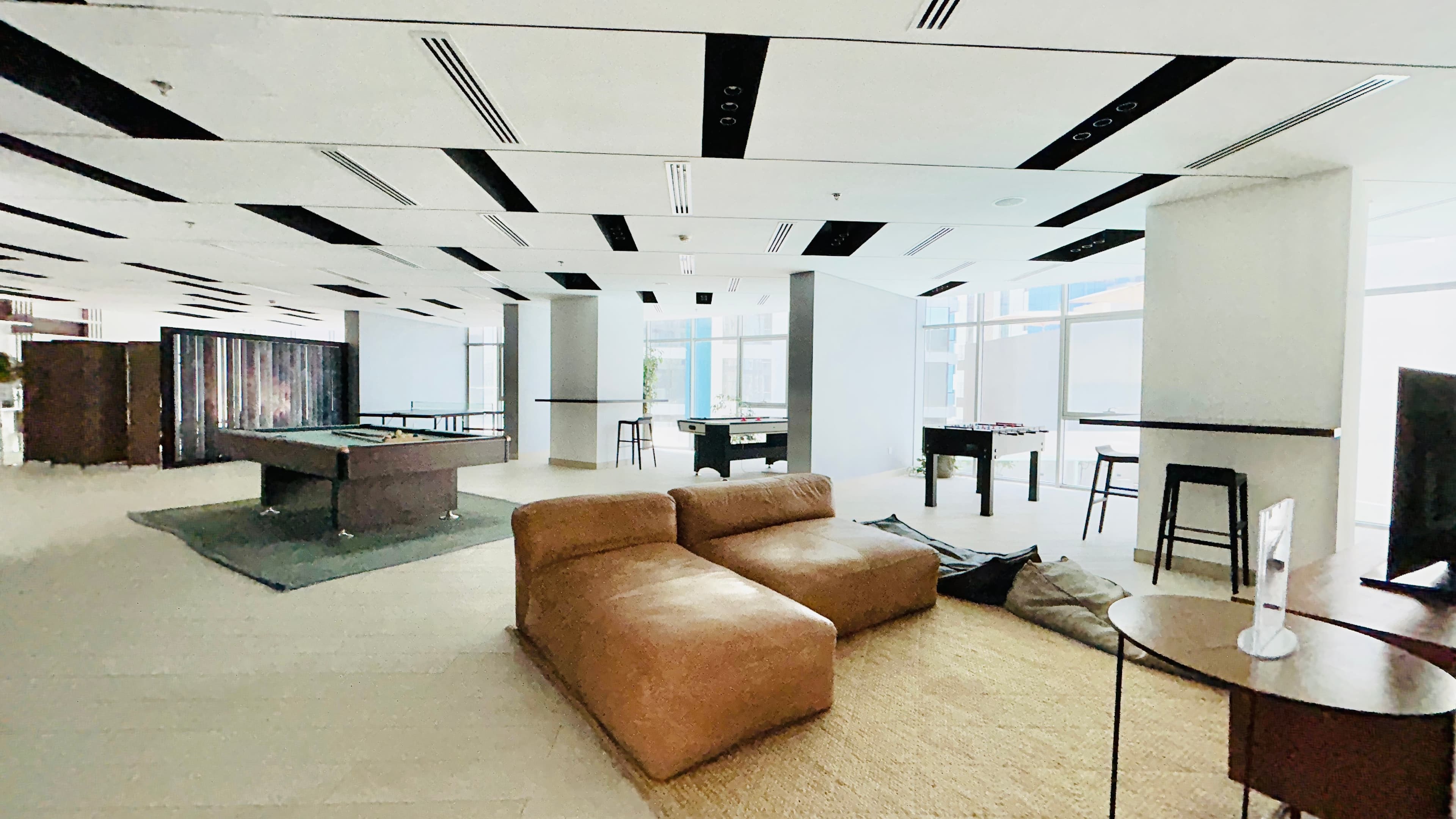 LUXURY | HIGH-END AMENITIES | SPACIOUS | CITY VIEW