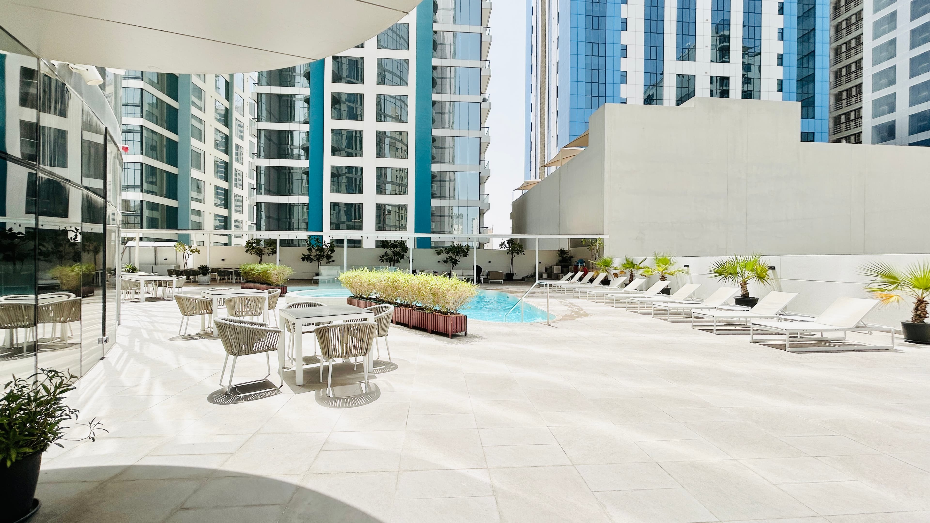 LUXURY | HIGH-END AMENITIES | SPACIOUS | CITY VIEW
