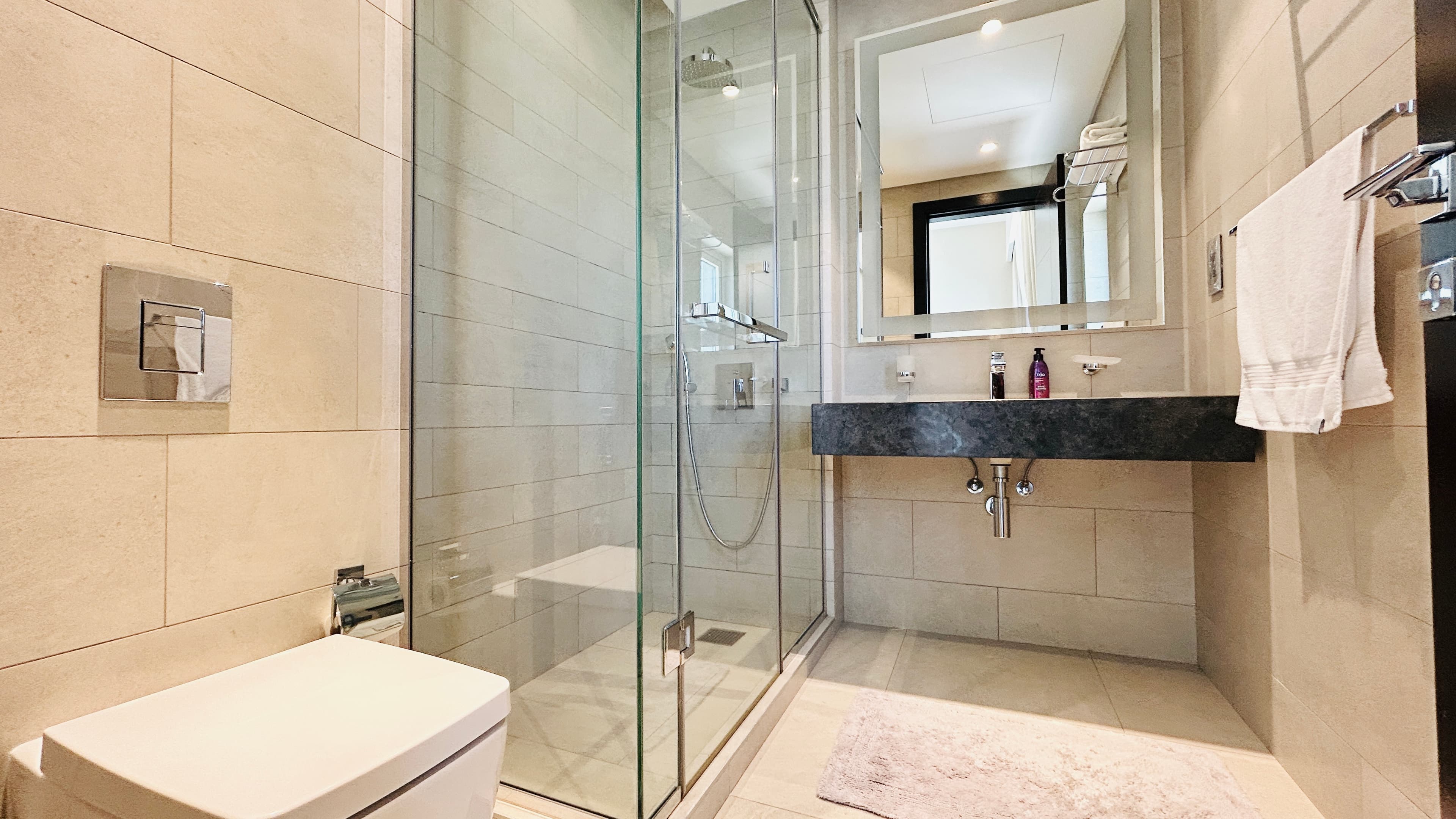 SEA VIEW | HIGH END AMENITIES | MODERN | SPACIOUS