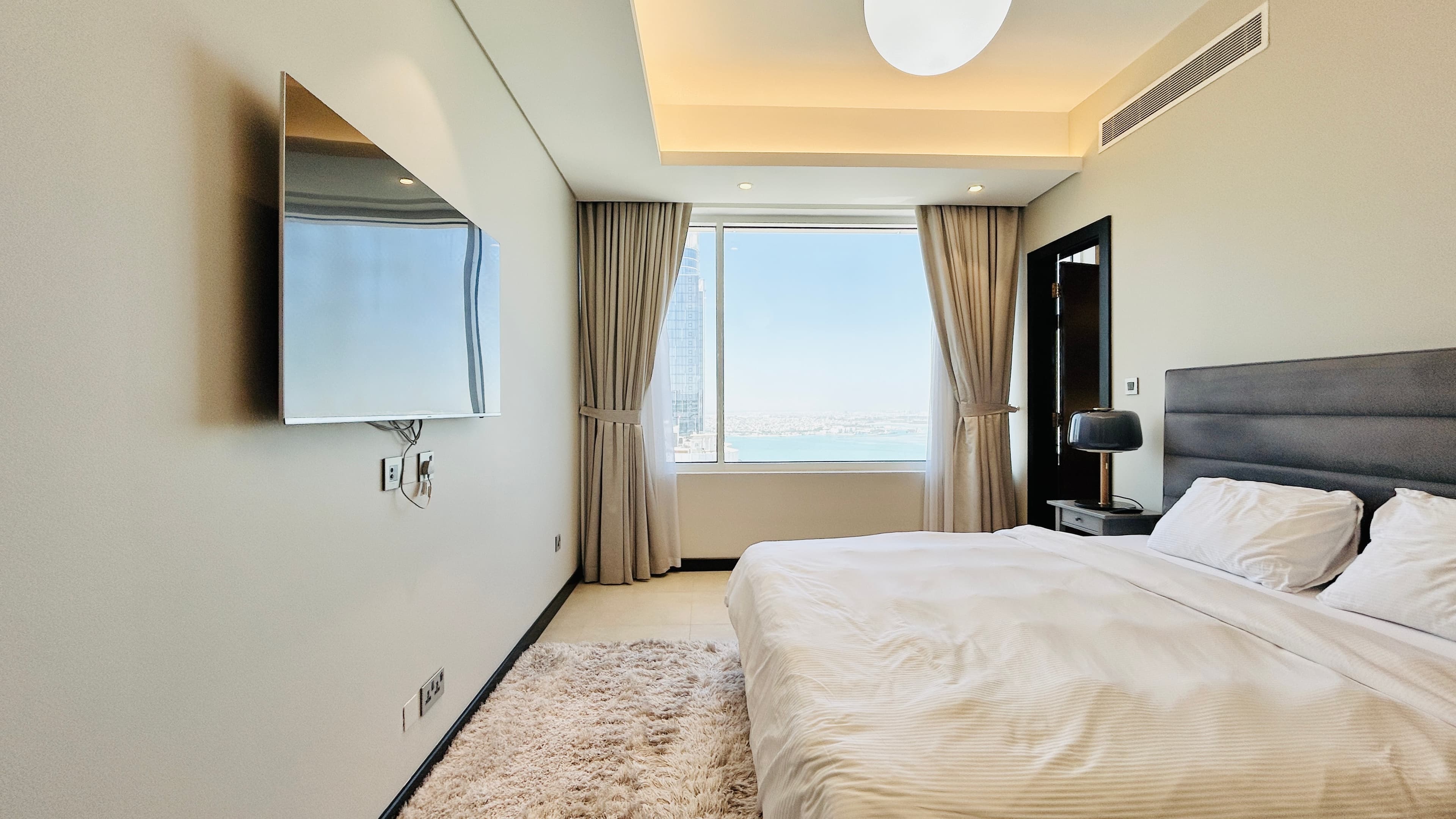 SEA VIEW | HIGH END AMENITIES | MODERN | SPACIOUS