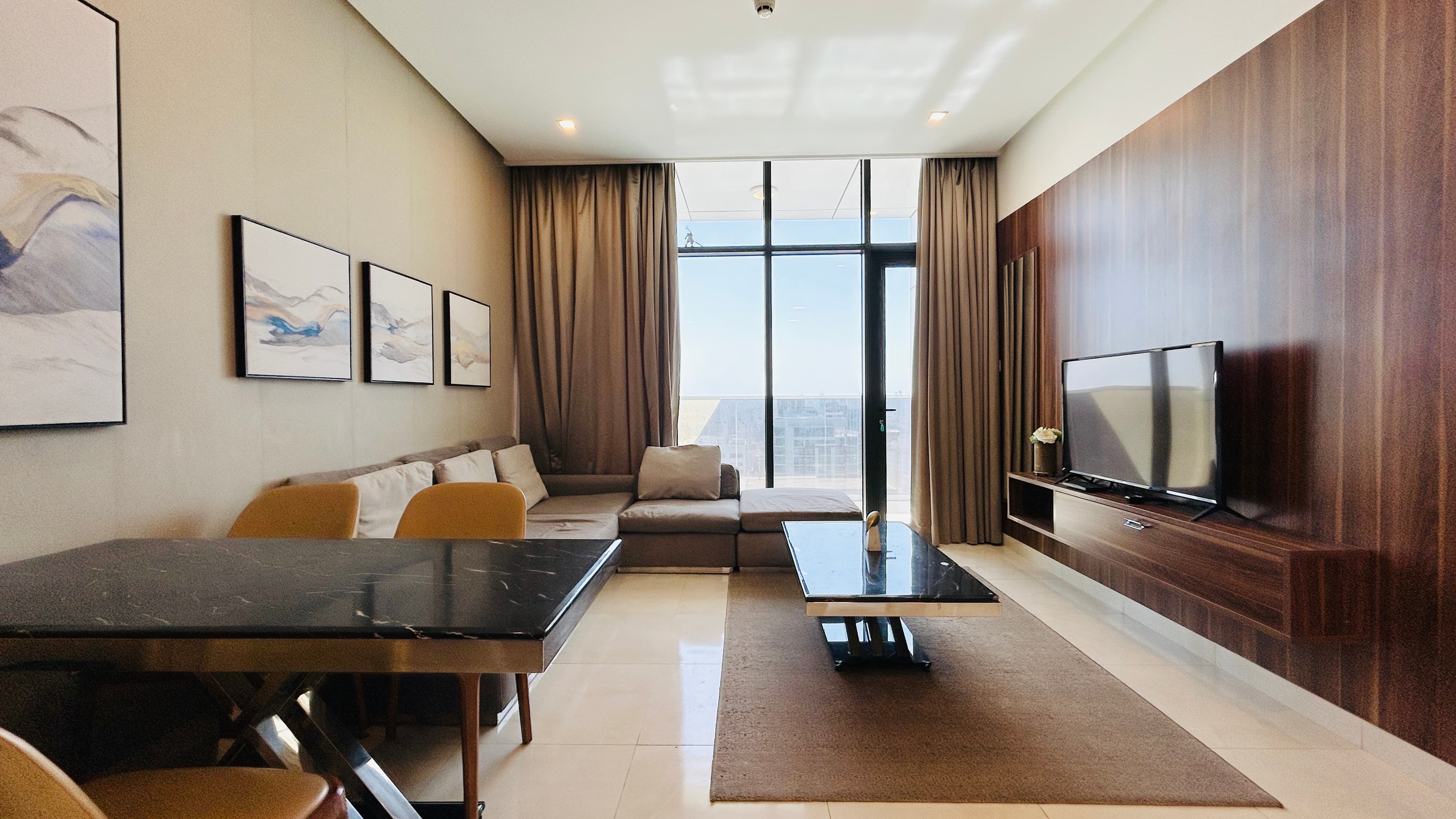 MODERN | CITY VIEW | BRIGHT LIGHT | AMENITIES