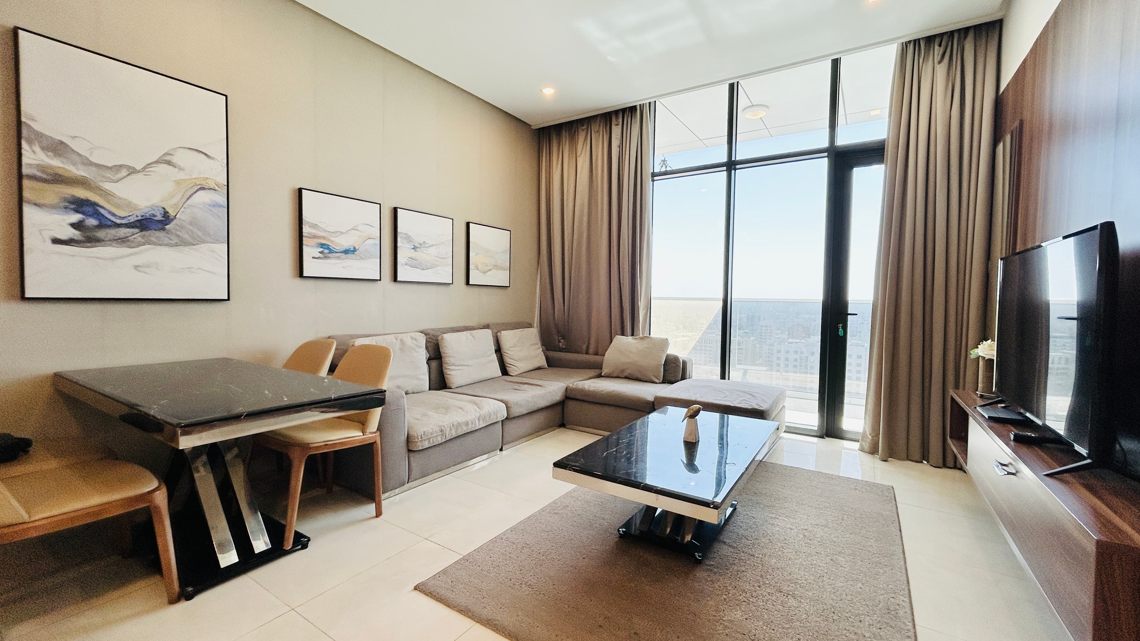 MODERN | CITY VIEW | BRIGHT LIGHT | AMENITIES