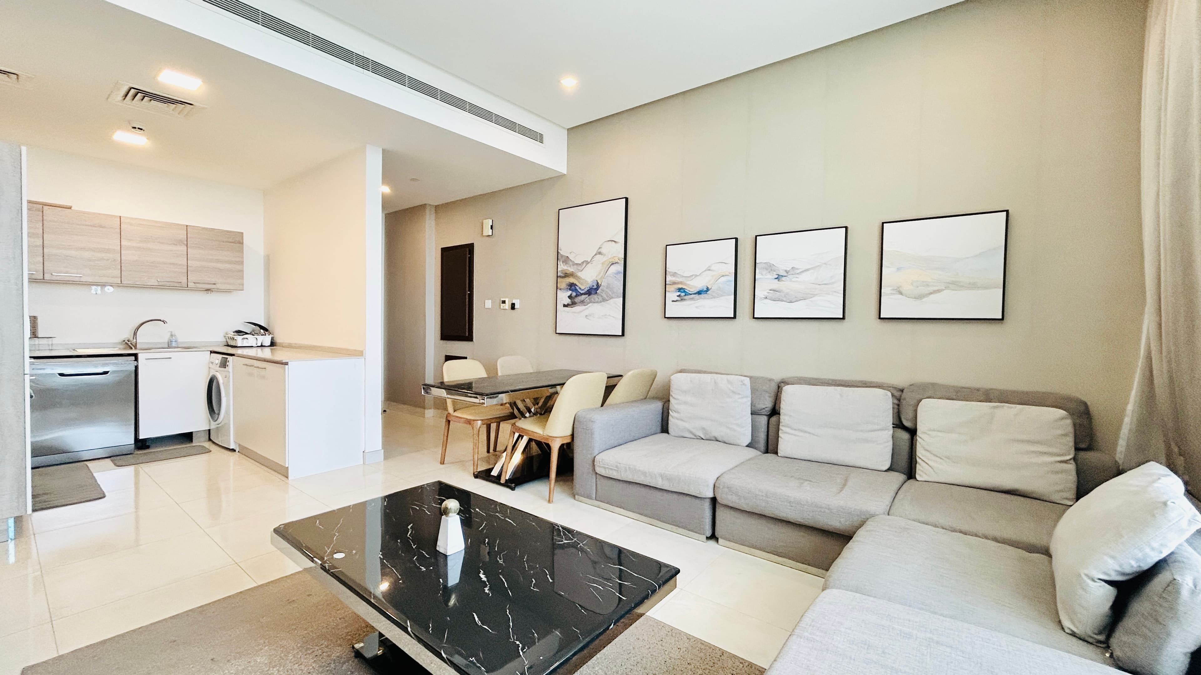MODERN | CITY VIEW | BRIGHT LIGHT | AMENITIES