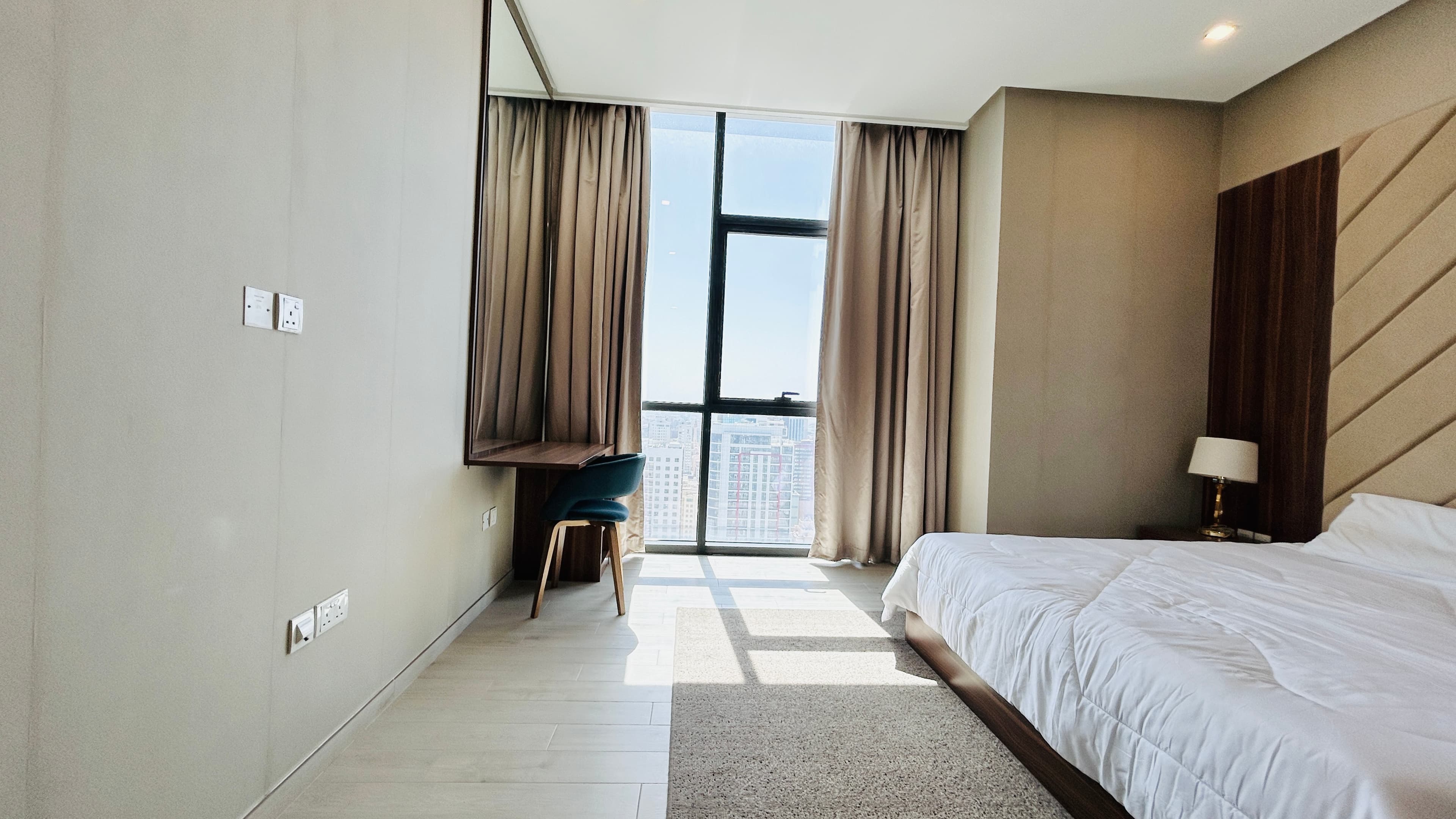 MODERN | CITY VIEW | BRIGHT LIGHT | AMENITIES