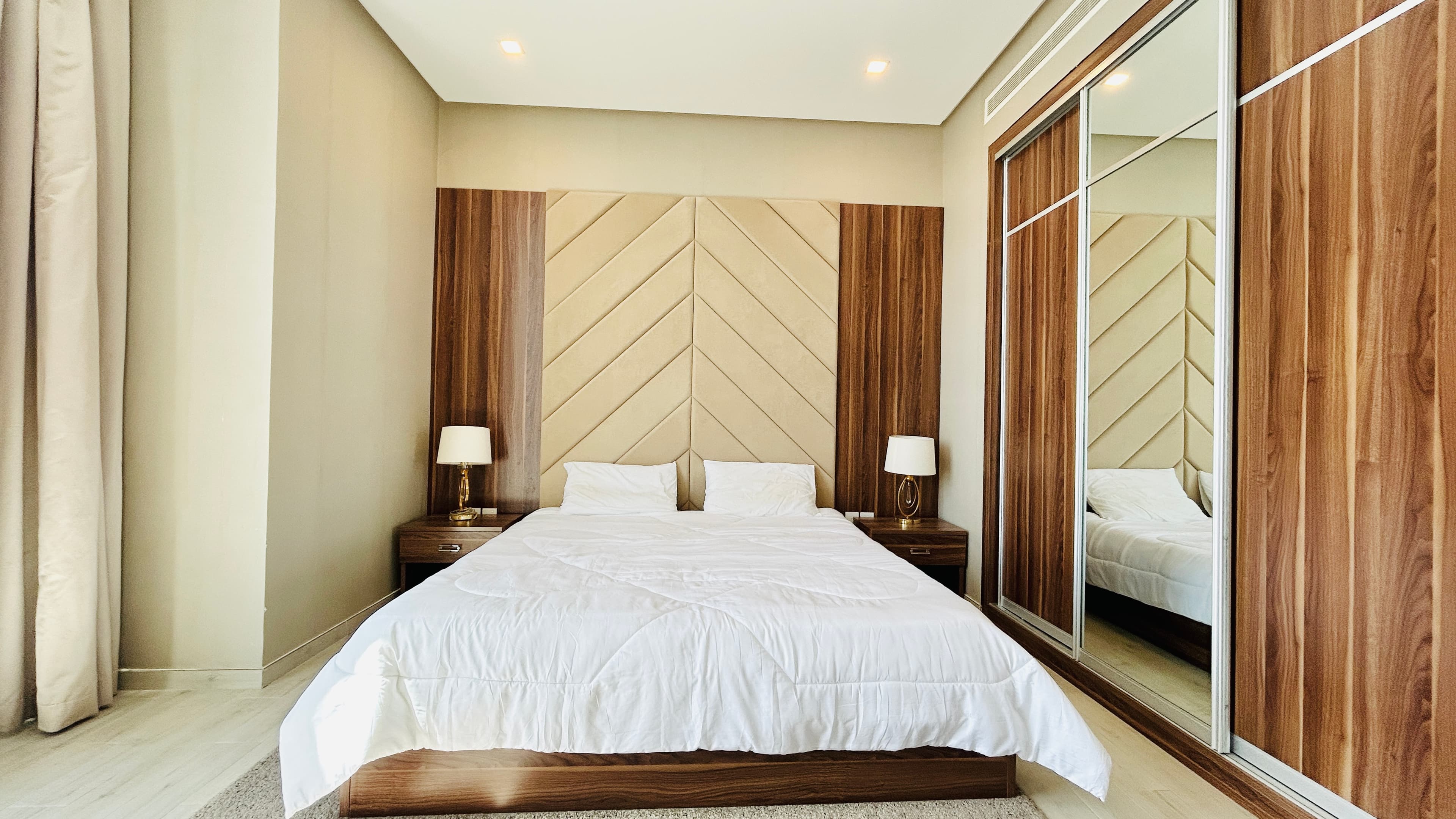 MODERN | CITY VIEW | BRIGHT LIGHT | AMENITIES
