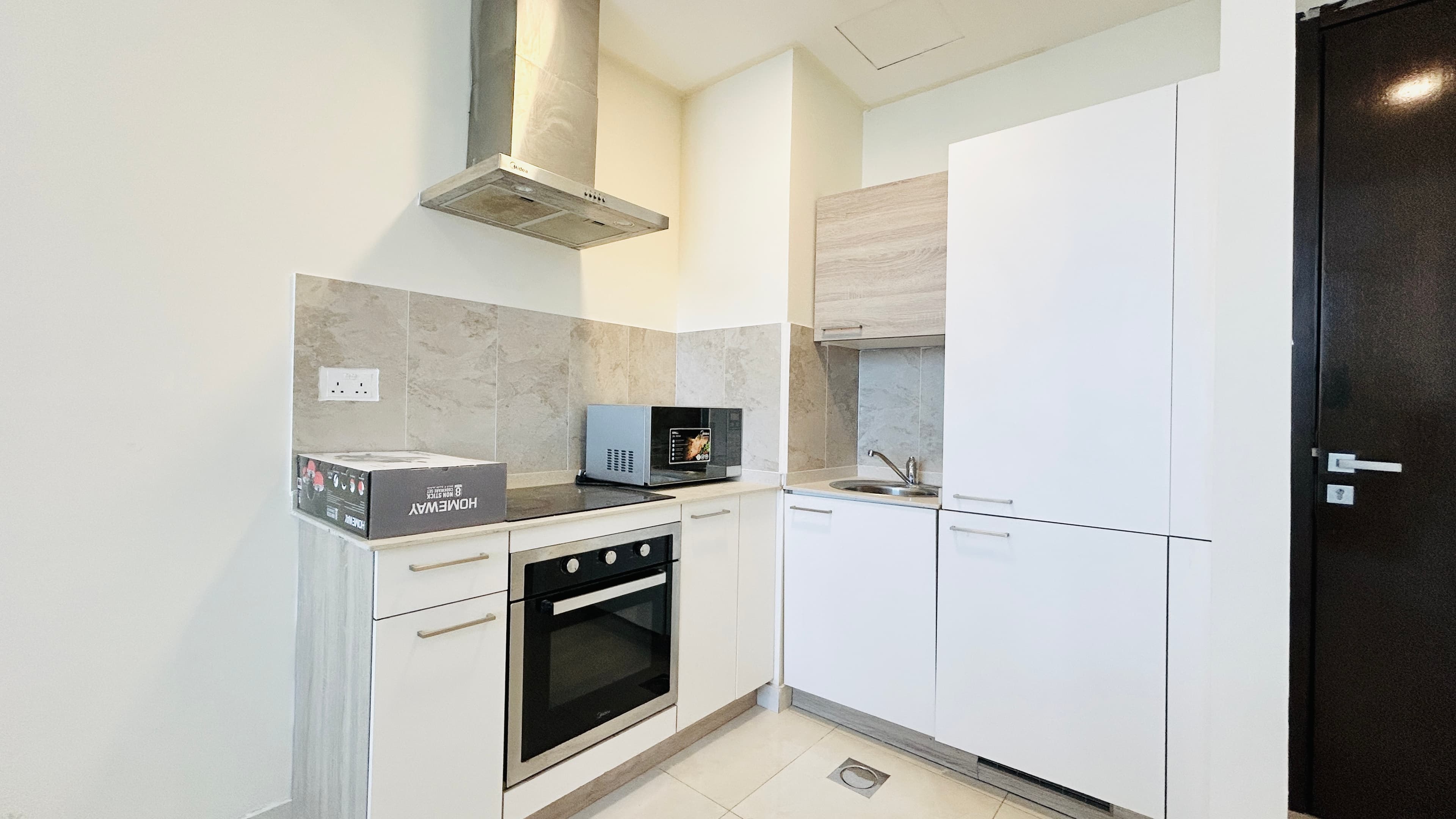 NEW FURNITURE SET | MODERN | BRIGHT LIGHT | AMENITIES