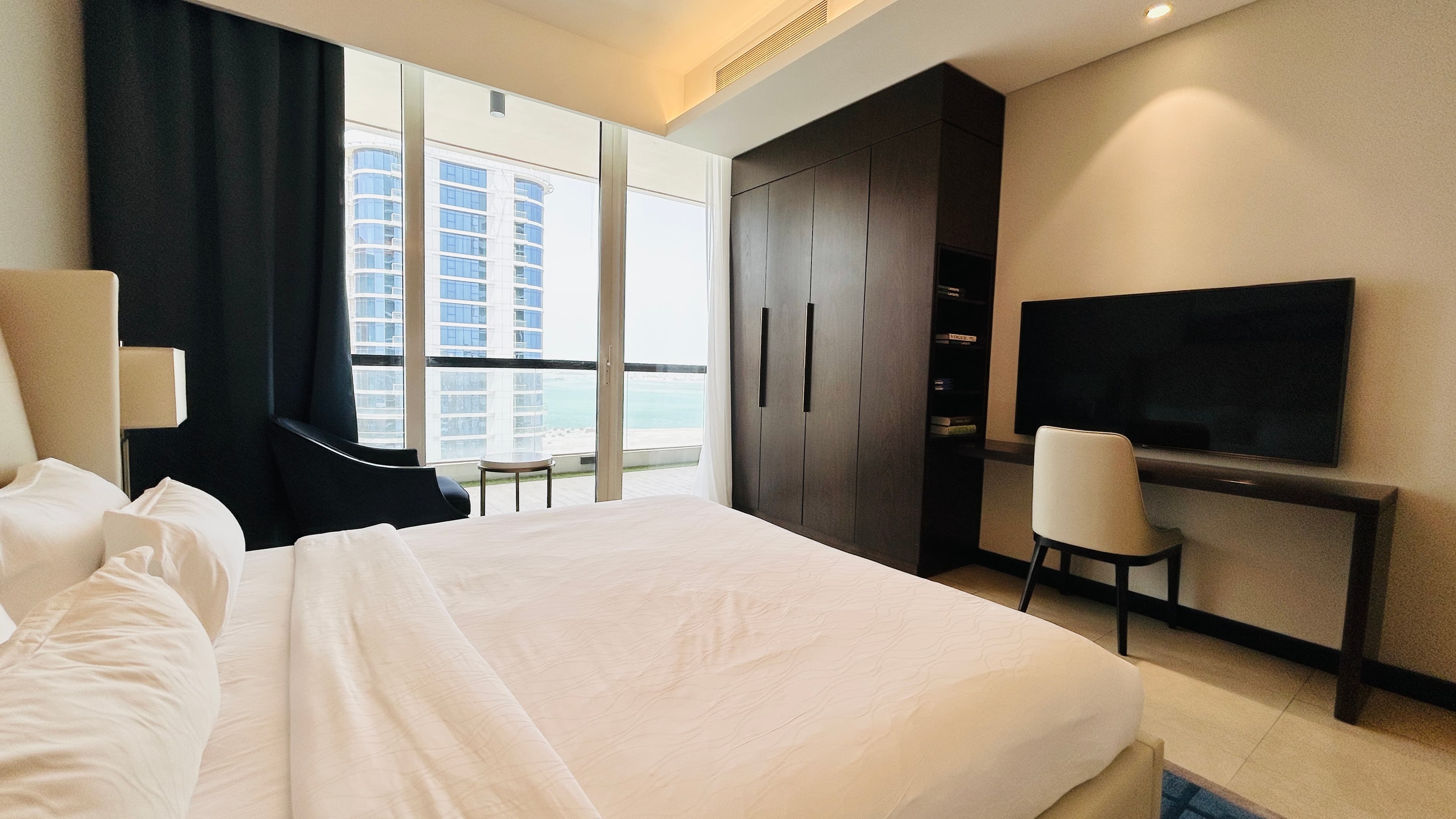 SEA VIEW | HIGH END AMENITIES | LUXURY | SPACIOUS