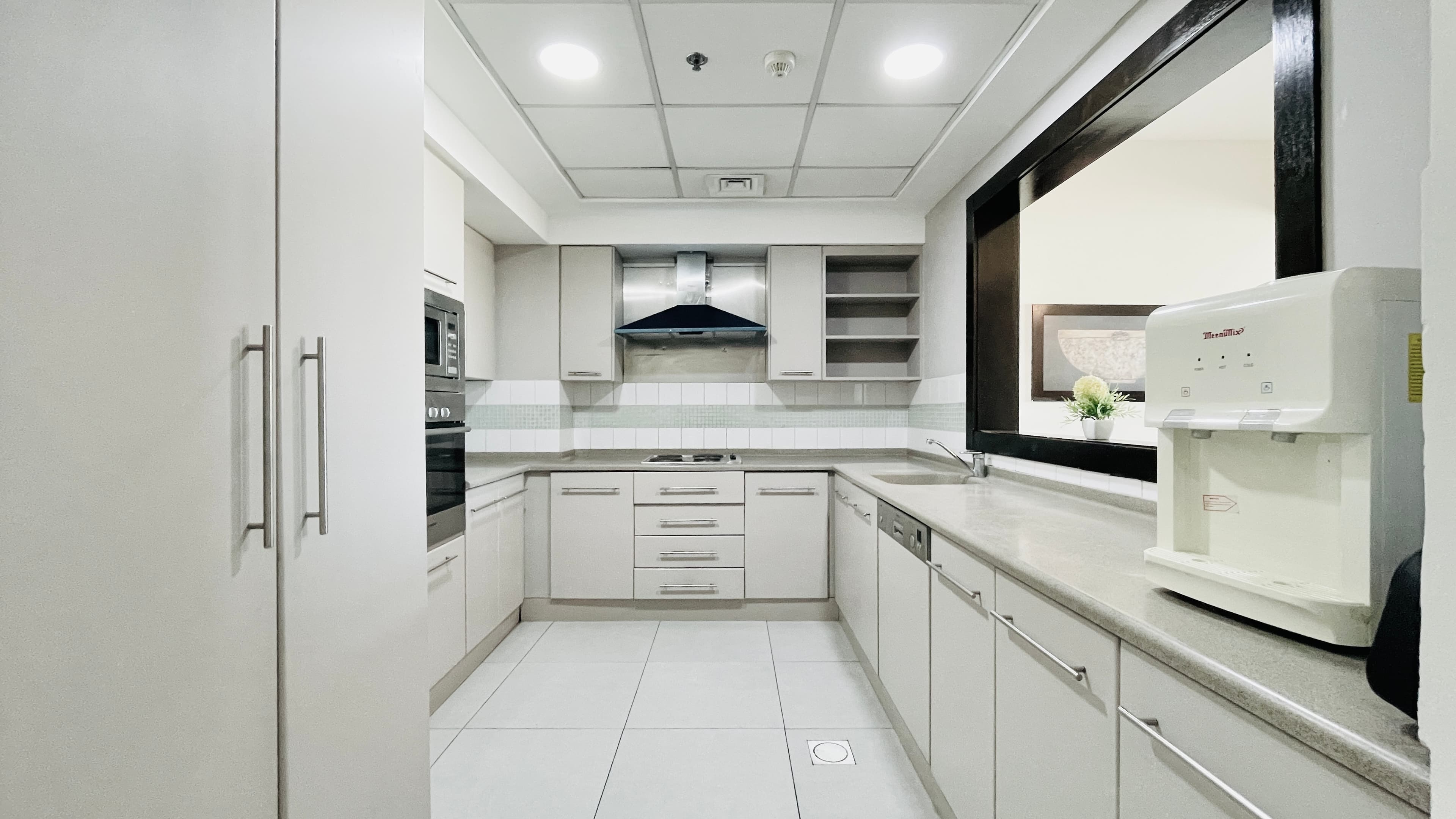 MODERN | CITY VIEW |SPACIOUS ROOMS | GREAT FACILITIES