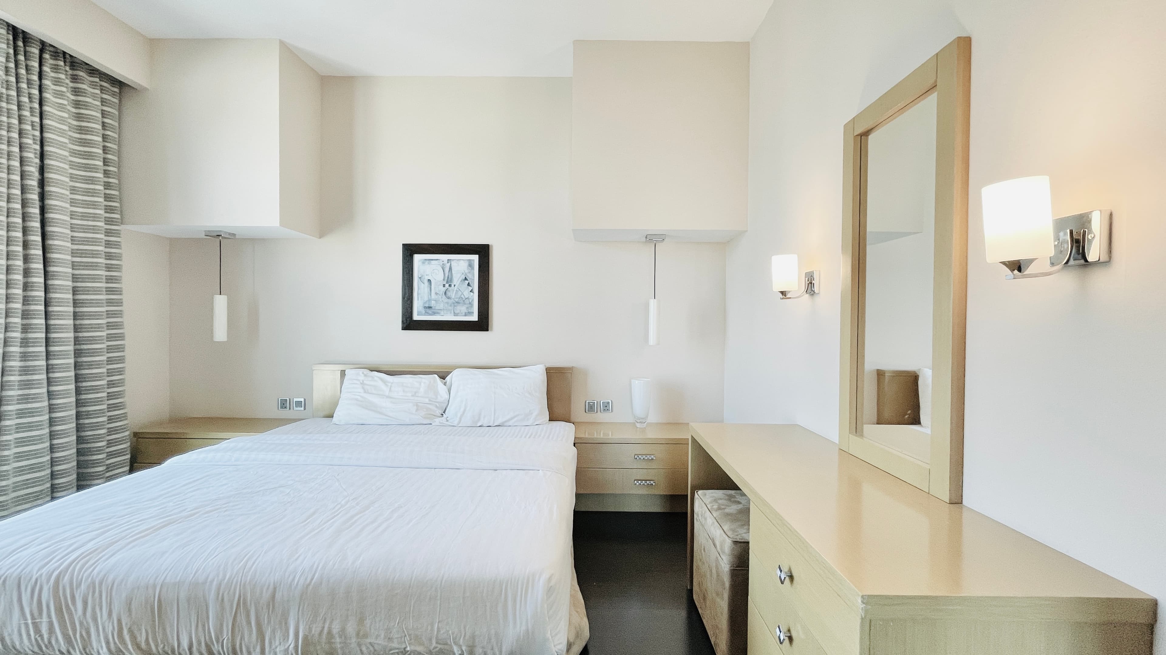 MODERN | CITY VIEW |SPACIOUS ROOMS | GREAT FACILITIES