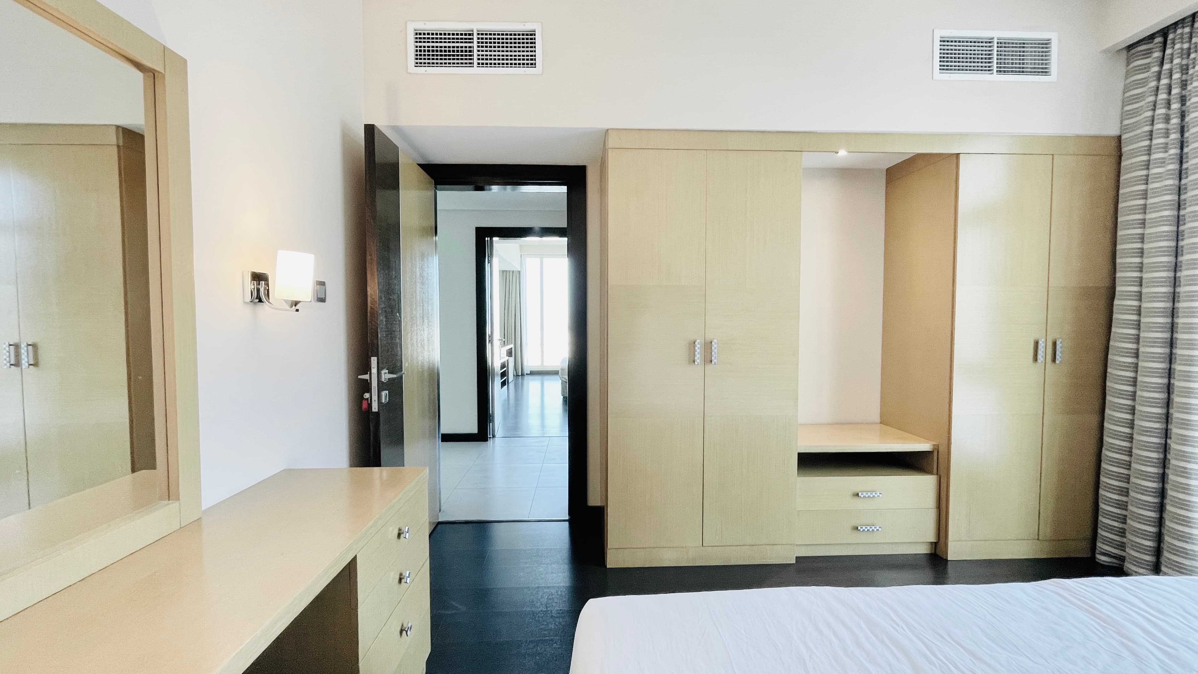 MODERN | CITY VIEW |SPACIOUS ROOMS | GREAT FACILITIES