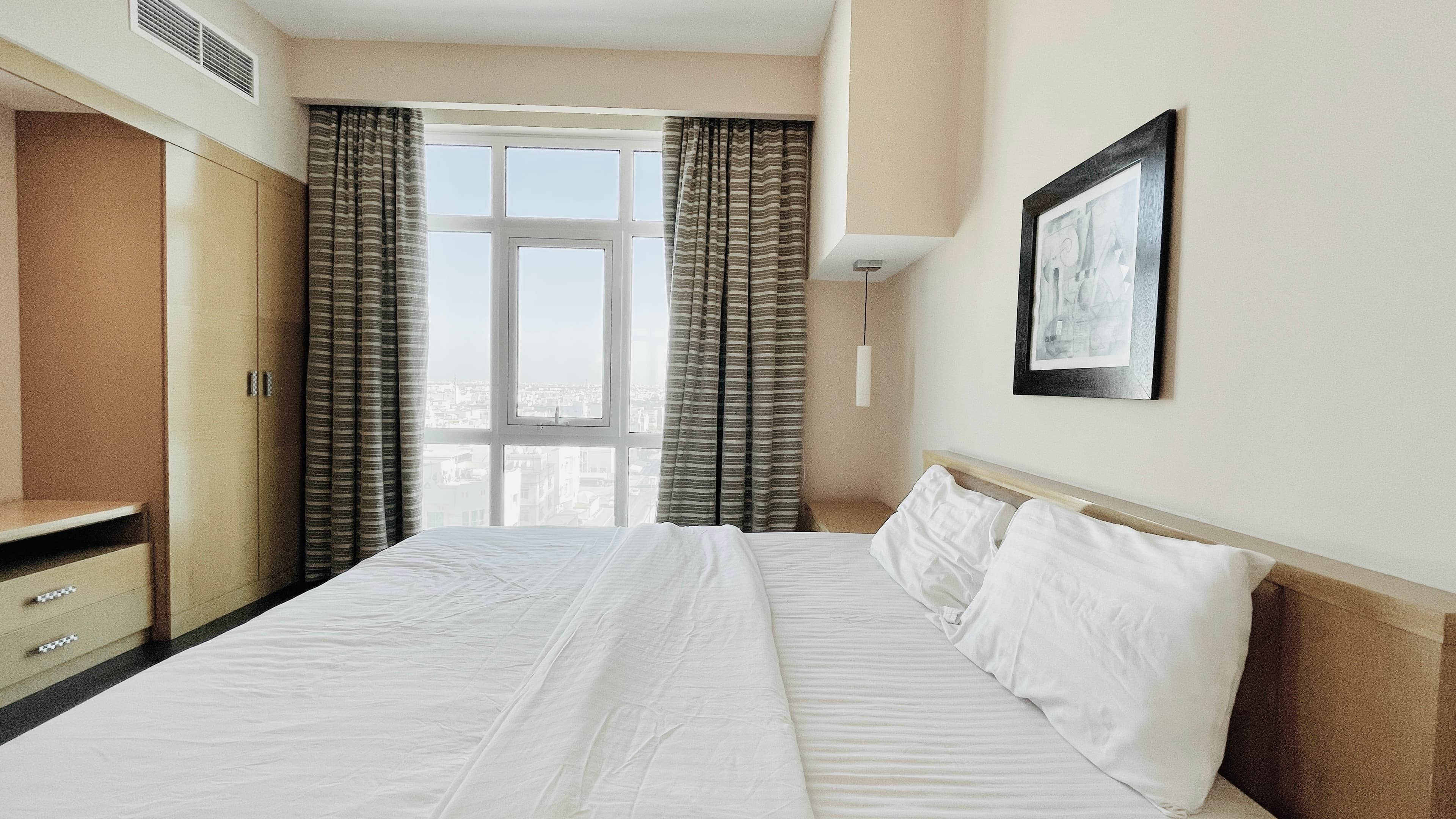 MODERN | CITY VIEW |SPACIOUS ROOMS | GREAT FACILITIES