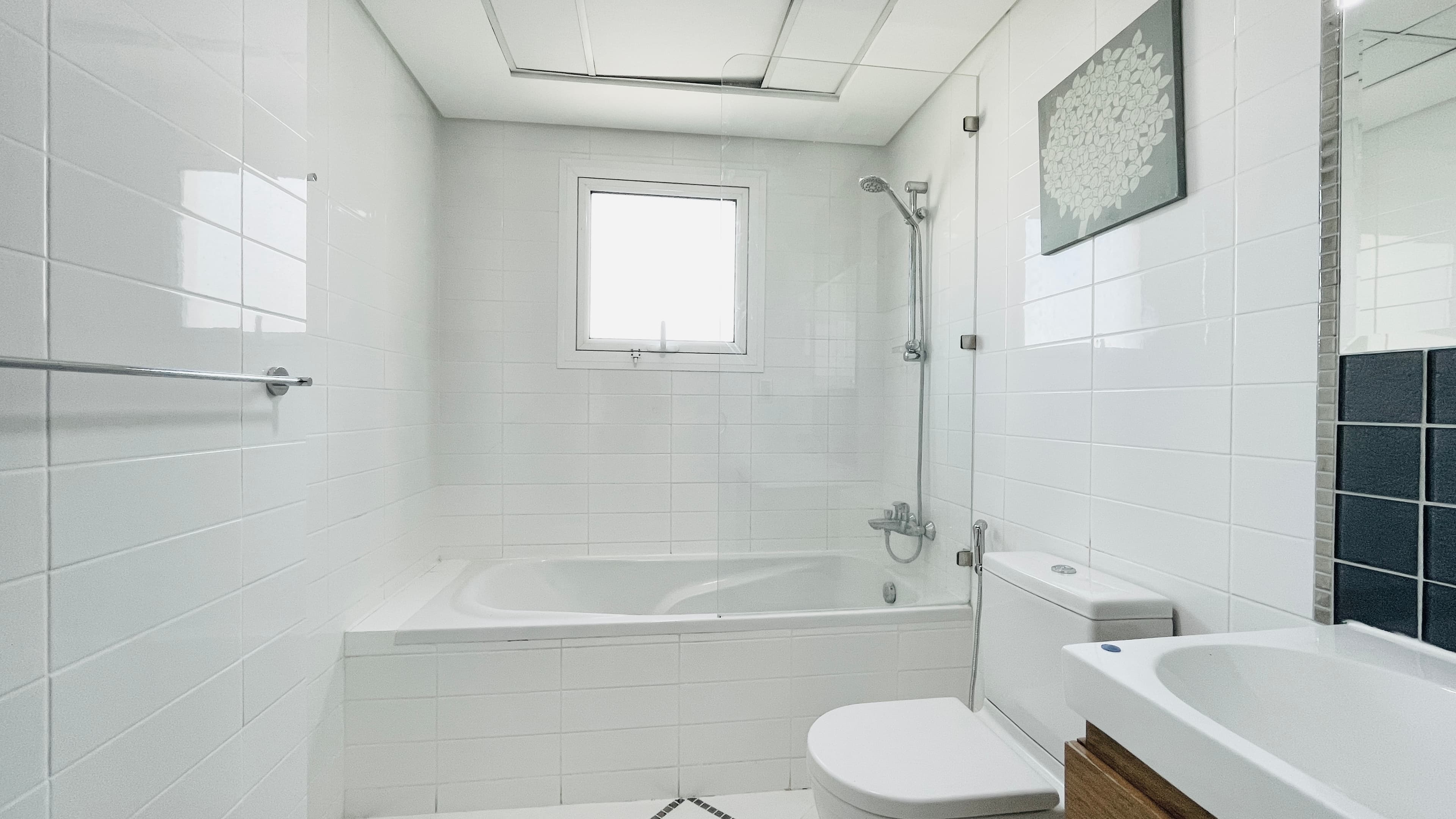 MODERN | CITY VIEW |SPACIOUS ROOMS | GREAT FACILITIES