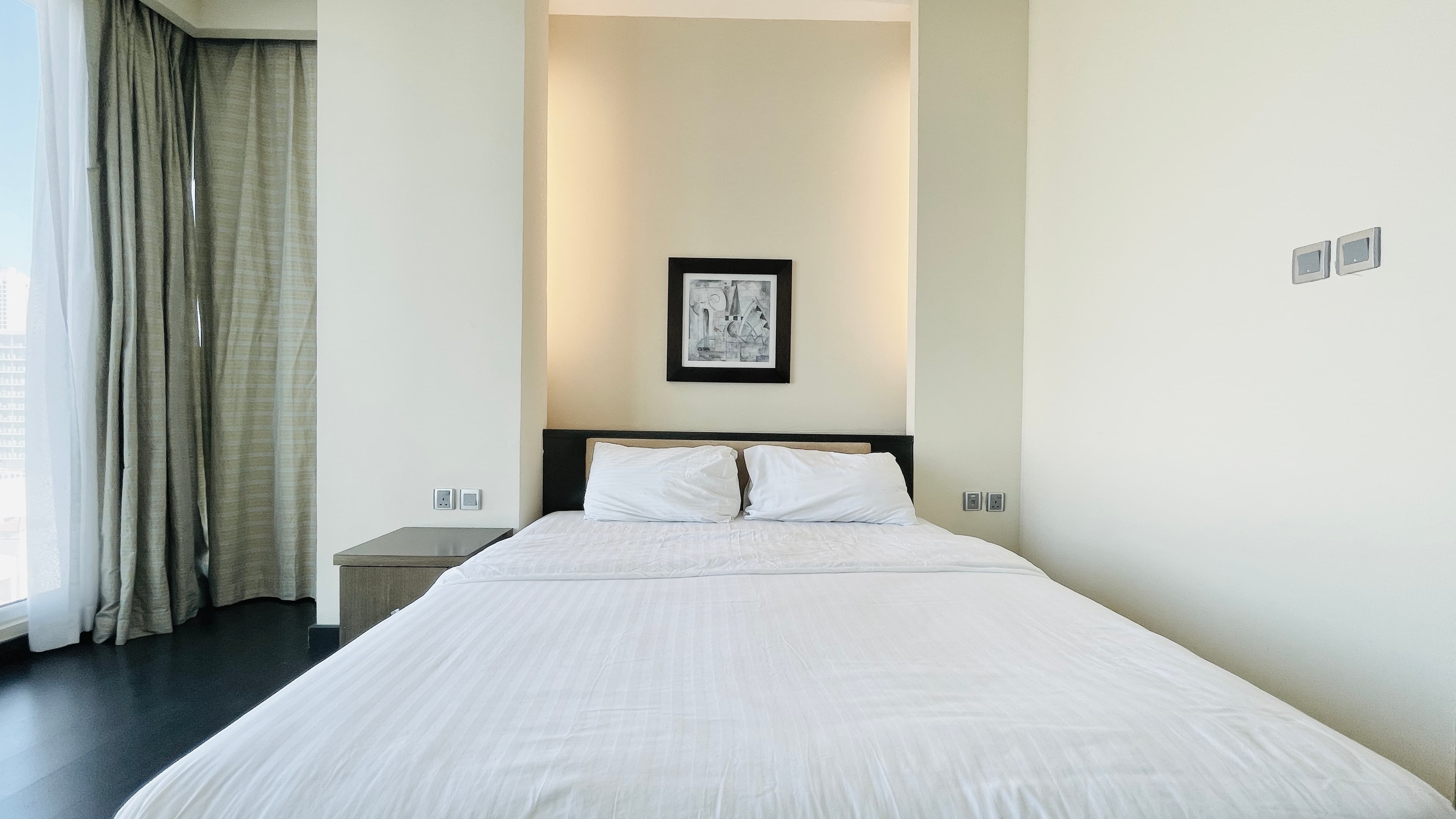 MODERN | CITY VIEW |SPACIOUS ROOMS | GREAT FACILITIES