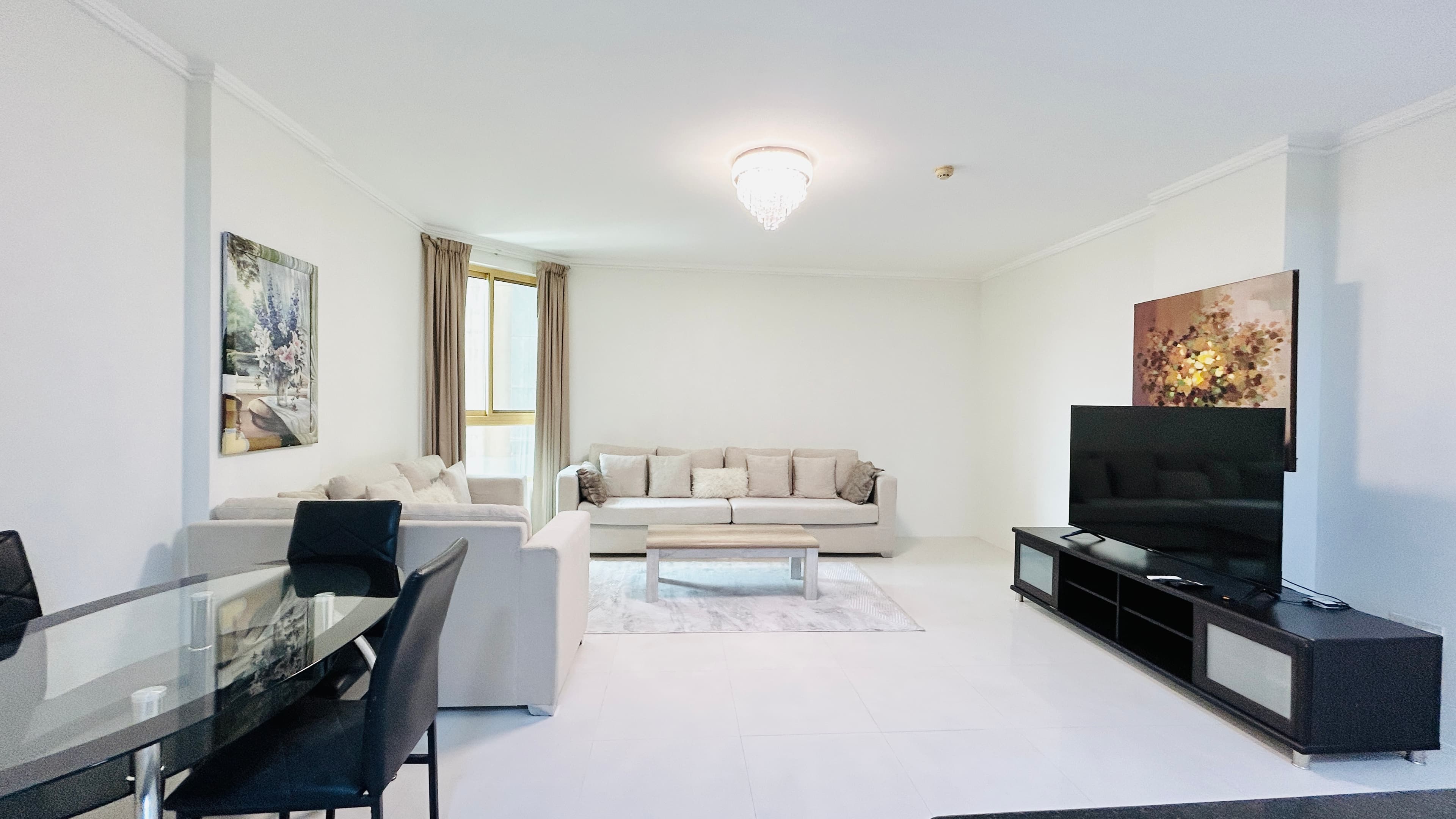 MODERN | SPACIOUS ROOM | GREAT AMENITIES | BALCONY