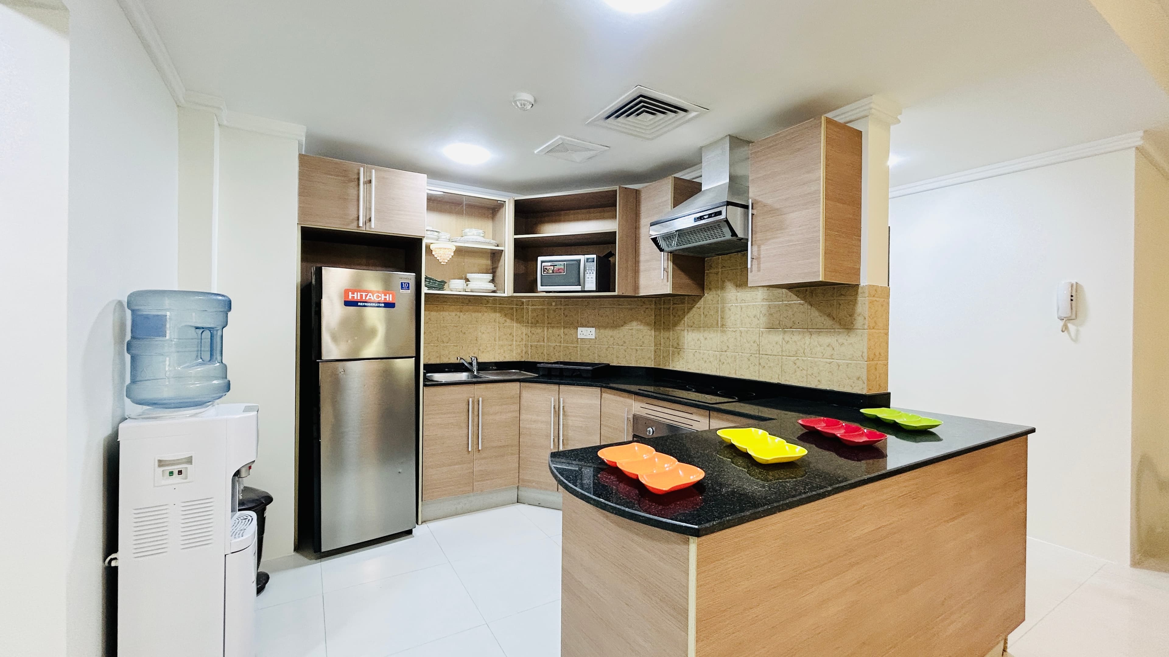 MODERN | SPACIOUS ROOM | GREAT AMENITIES | BALCONY
