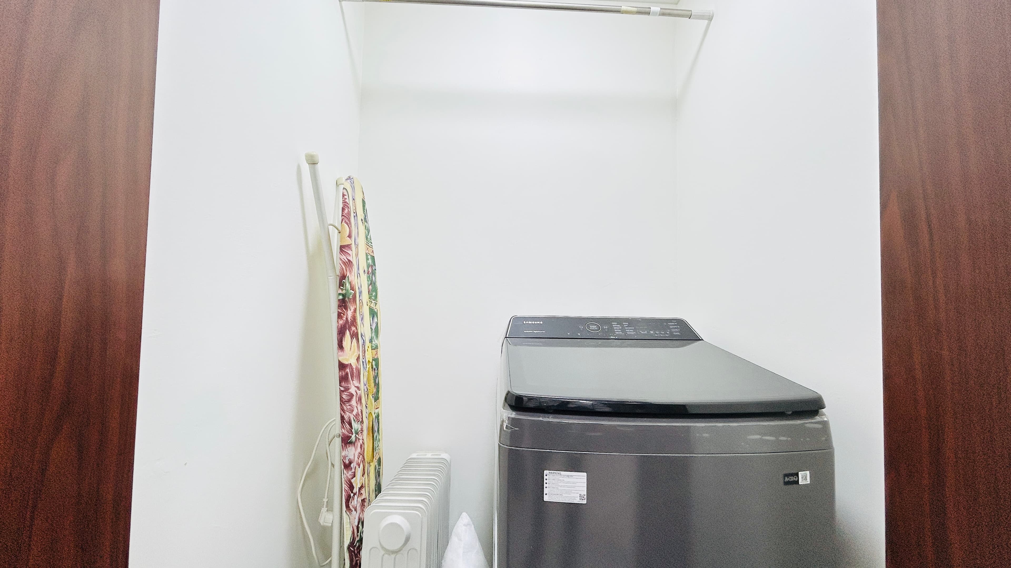 MODERN | SPACIOUS ROOM | GREAT AMENITIES | BALCONY