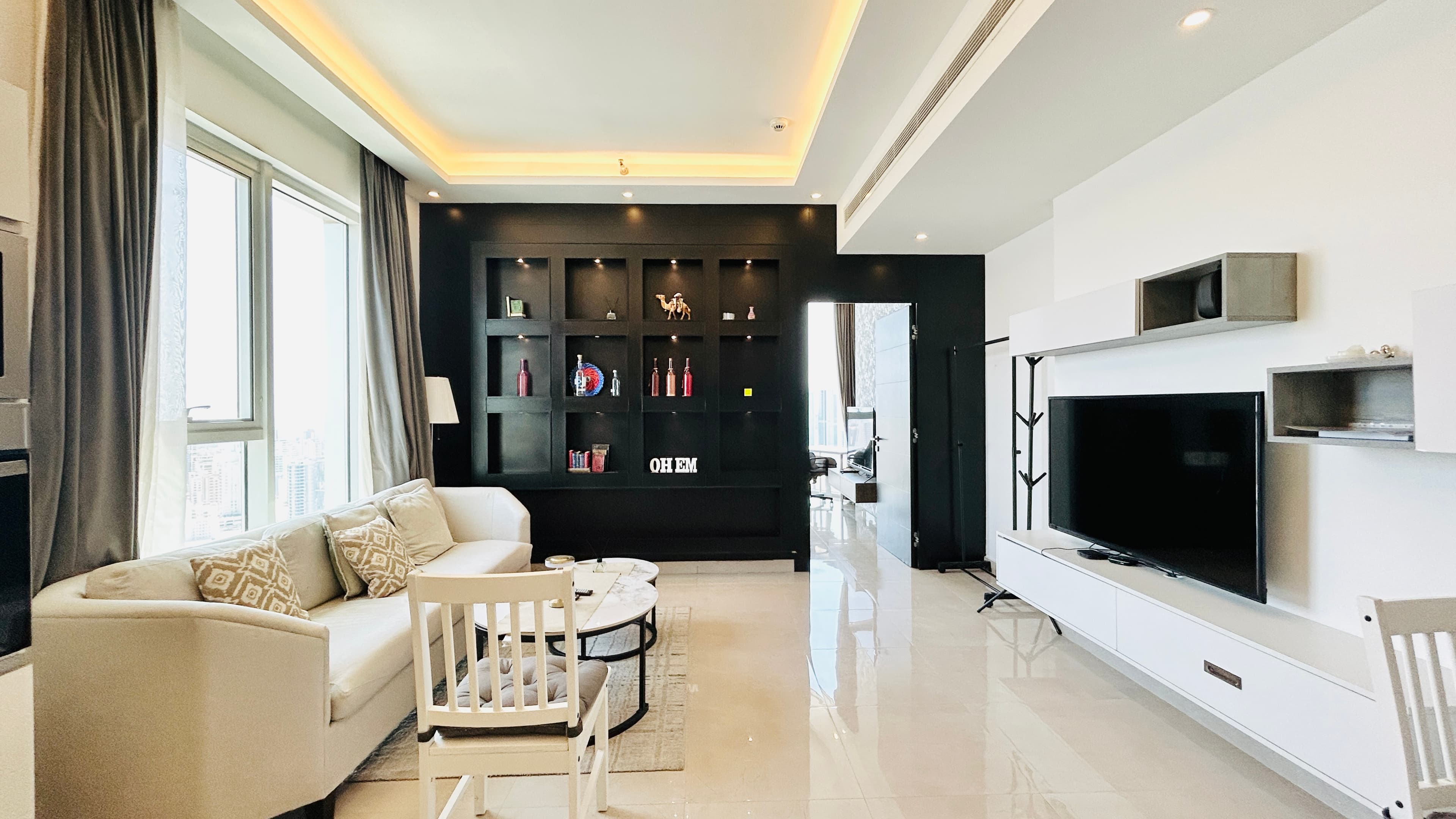 MODERN | FULL CITY VIEW | SPACIOUS ROOM | AMENITIES