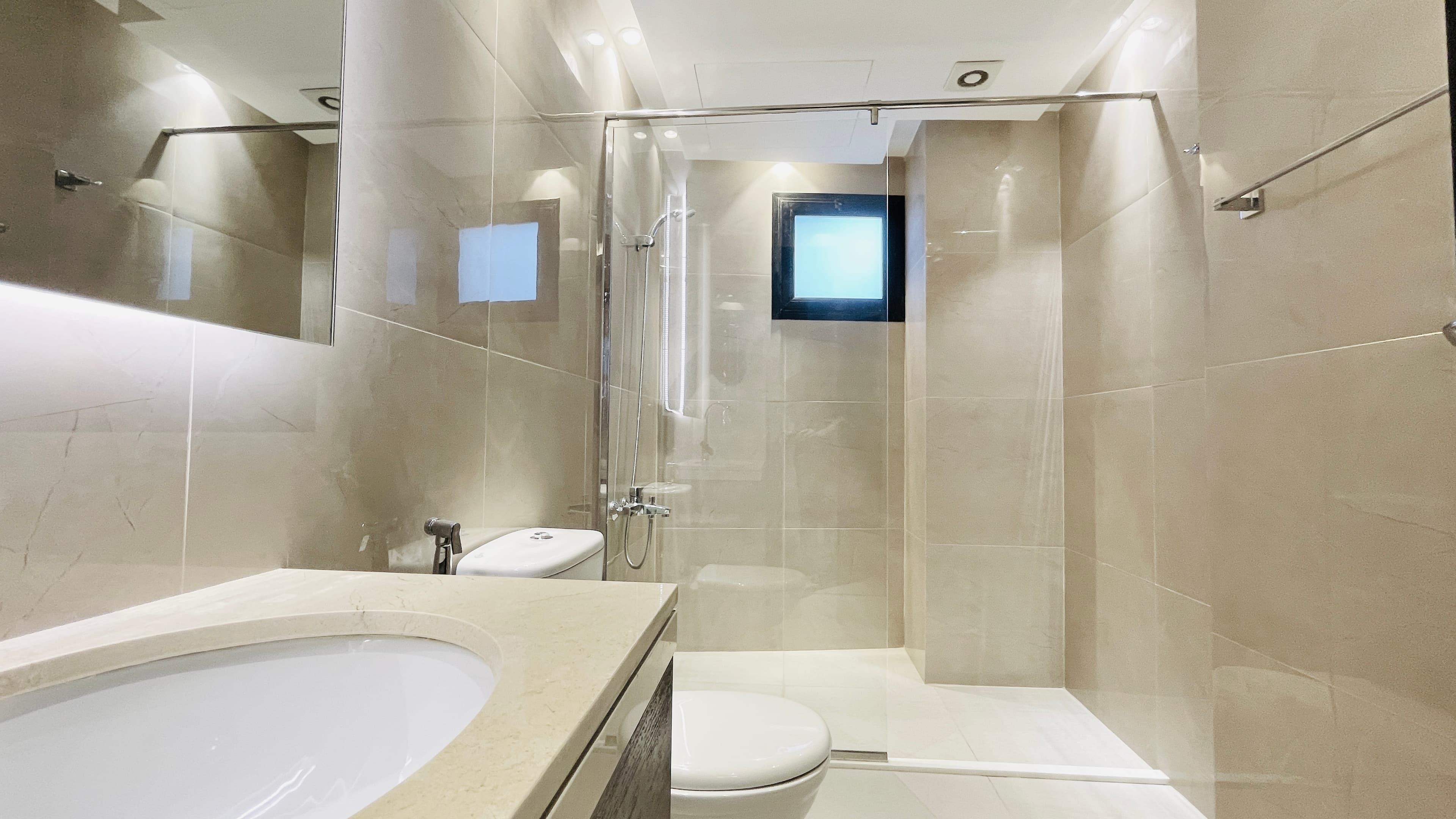 BALCONY | PARTIAL SEA/CITYVIEW | GREAT FACILITIES