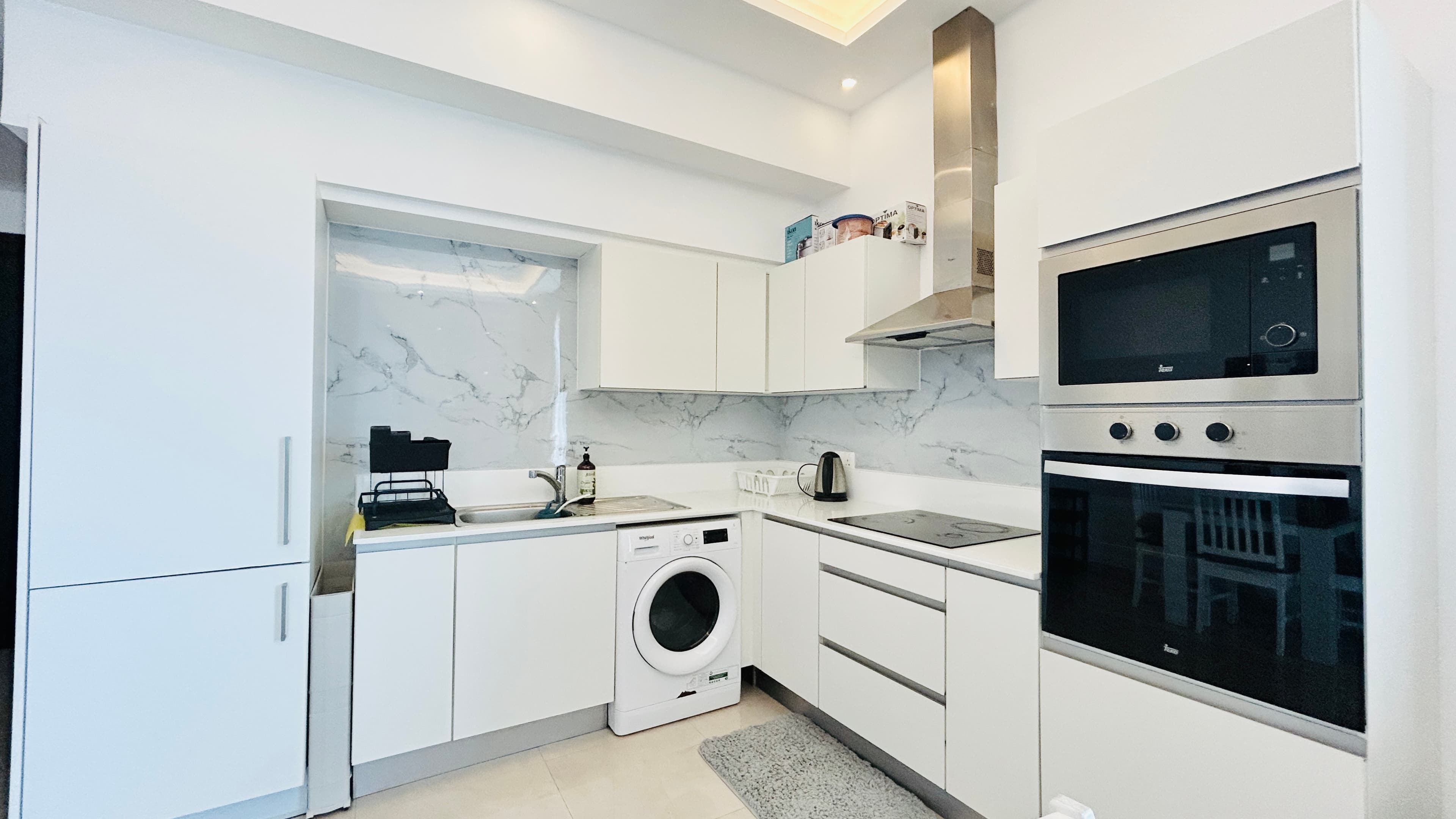 MODERN | FULL CITY VIEW | SPACIOUS ROOM | AMENITIES
