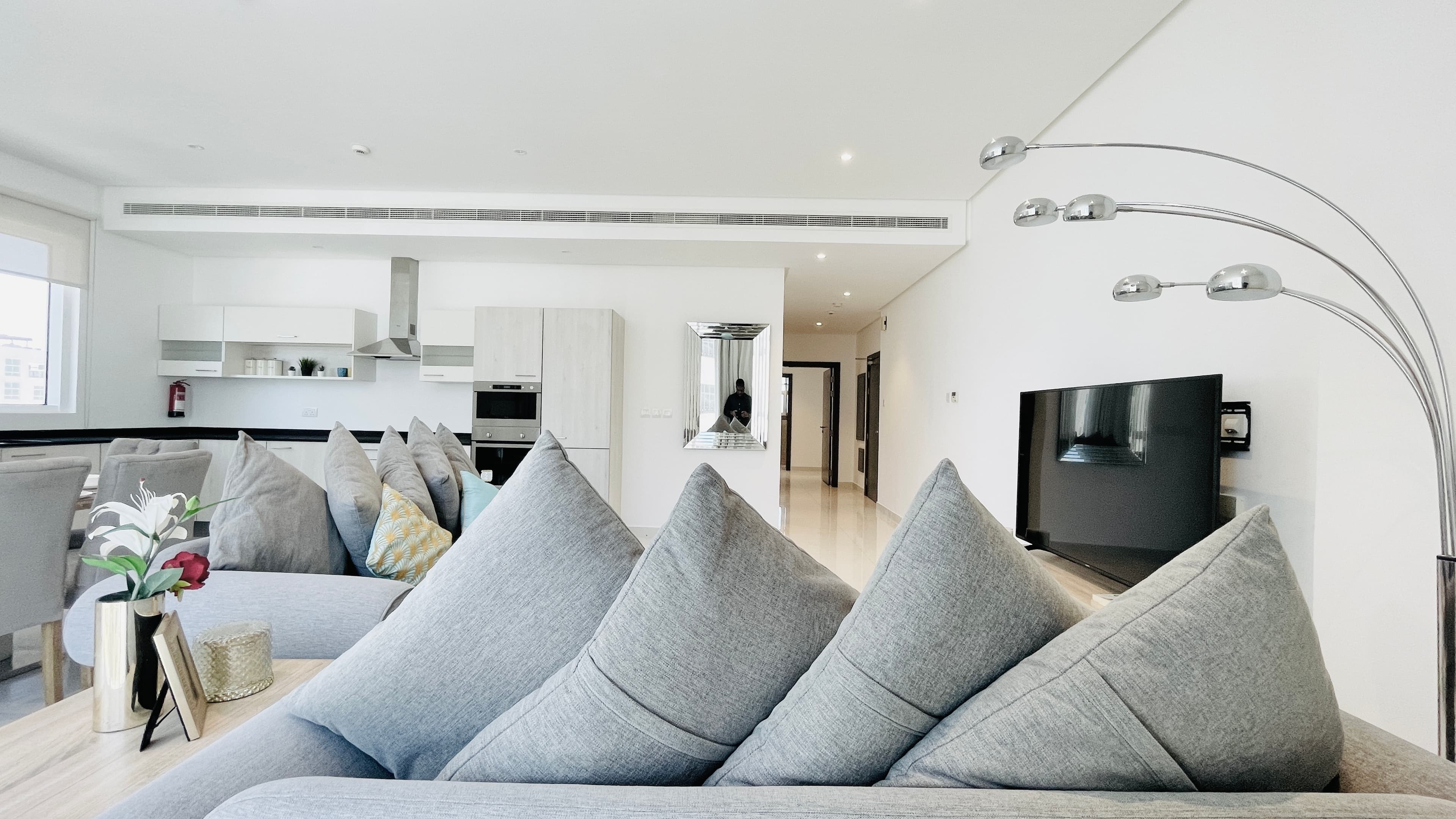 CITY VIEW | MODERN | SPACIOUS ROOMS | AMENITIES