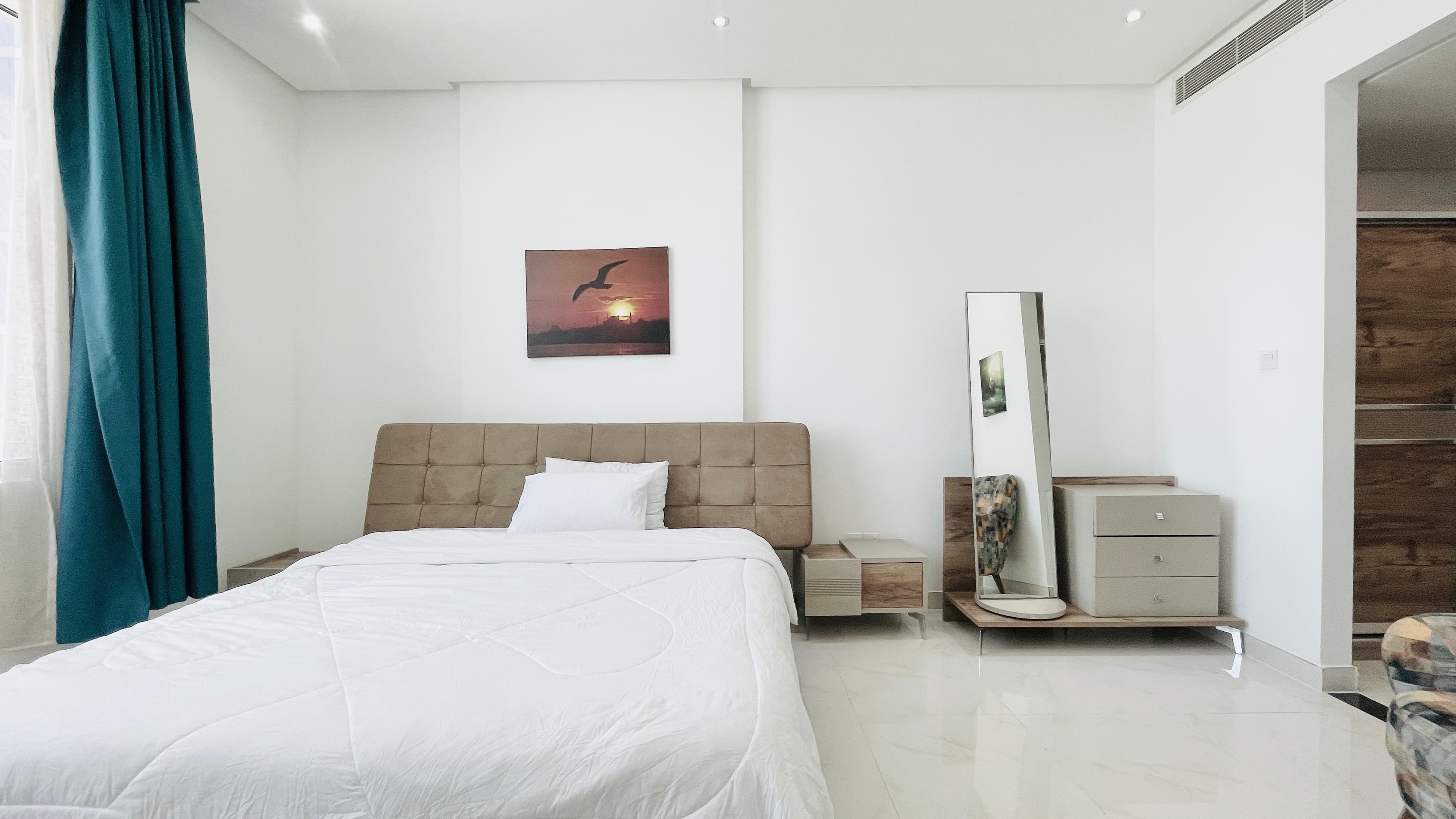 SPACIOUS ROOMS | GREAT FACILITIES | CITY VIEW | MODERN