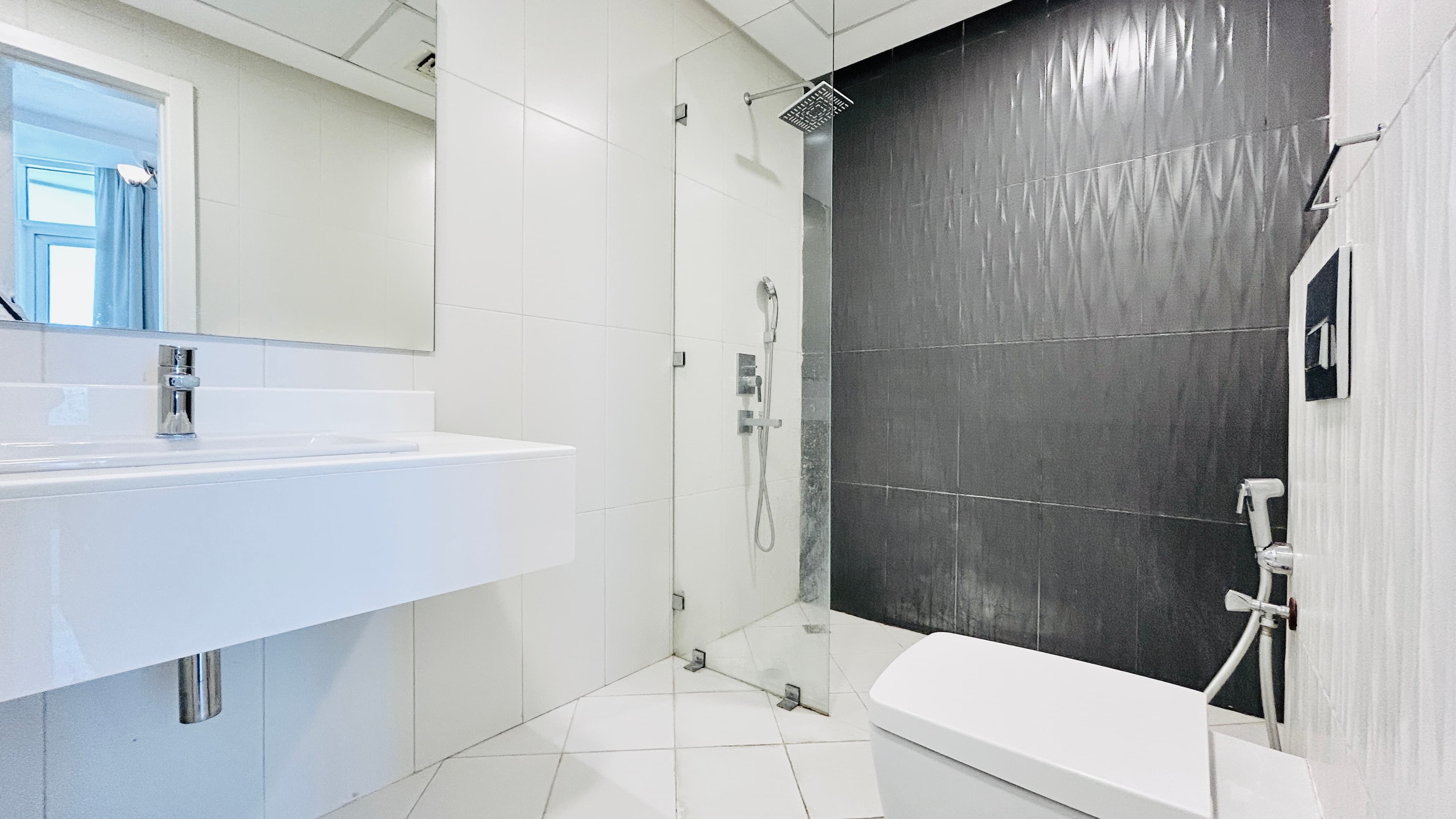 MODERN | SPACIOUS | MAID ROOM | GREAT AMENITIES