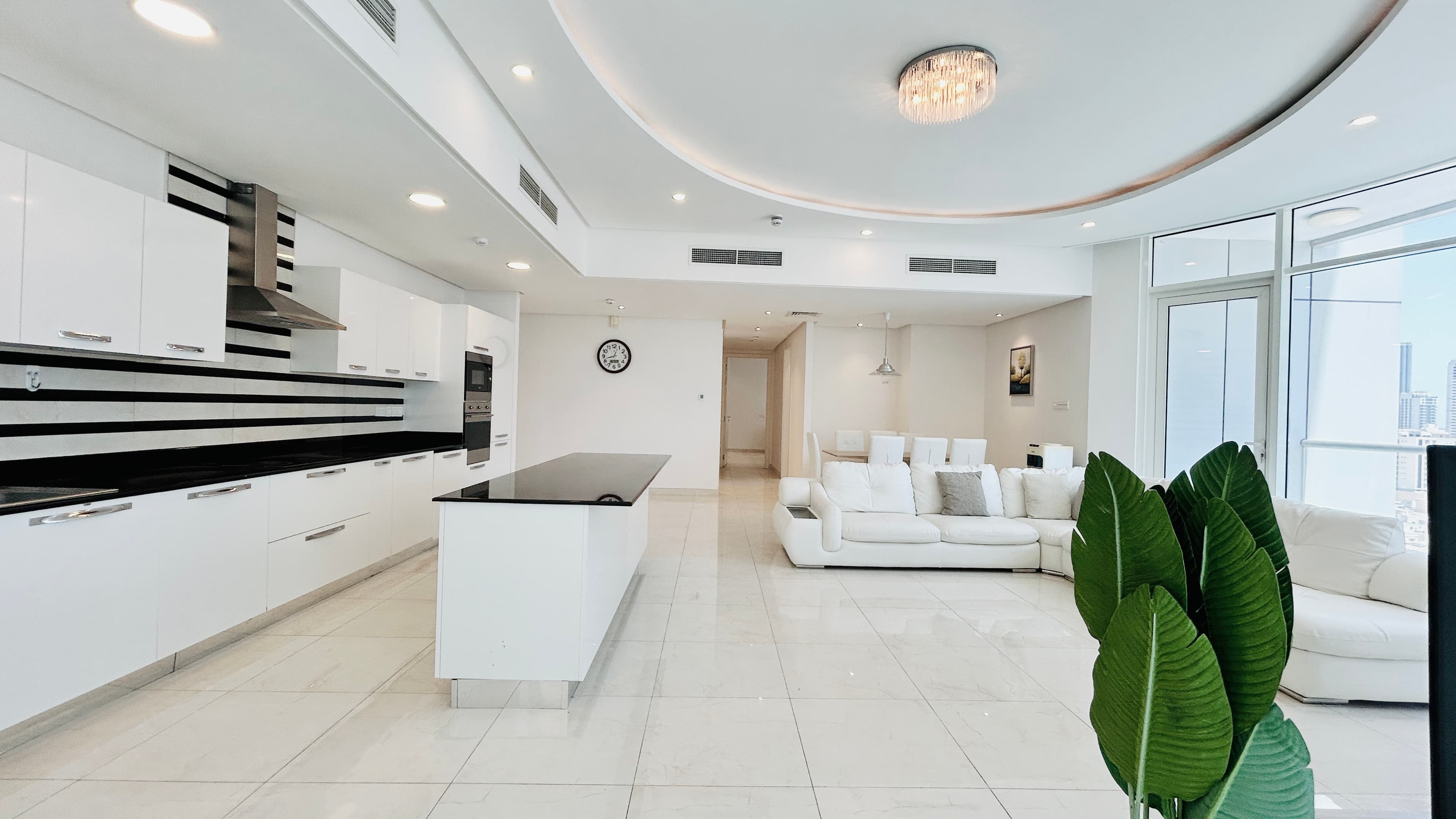 BRIGHT LIGHT | SPACIOUS | MAID ROOM | GREAT AMENITIES