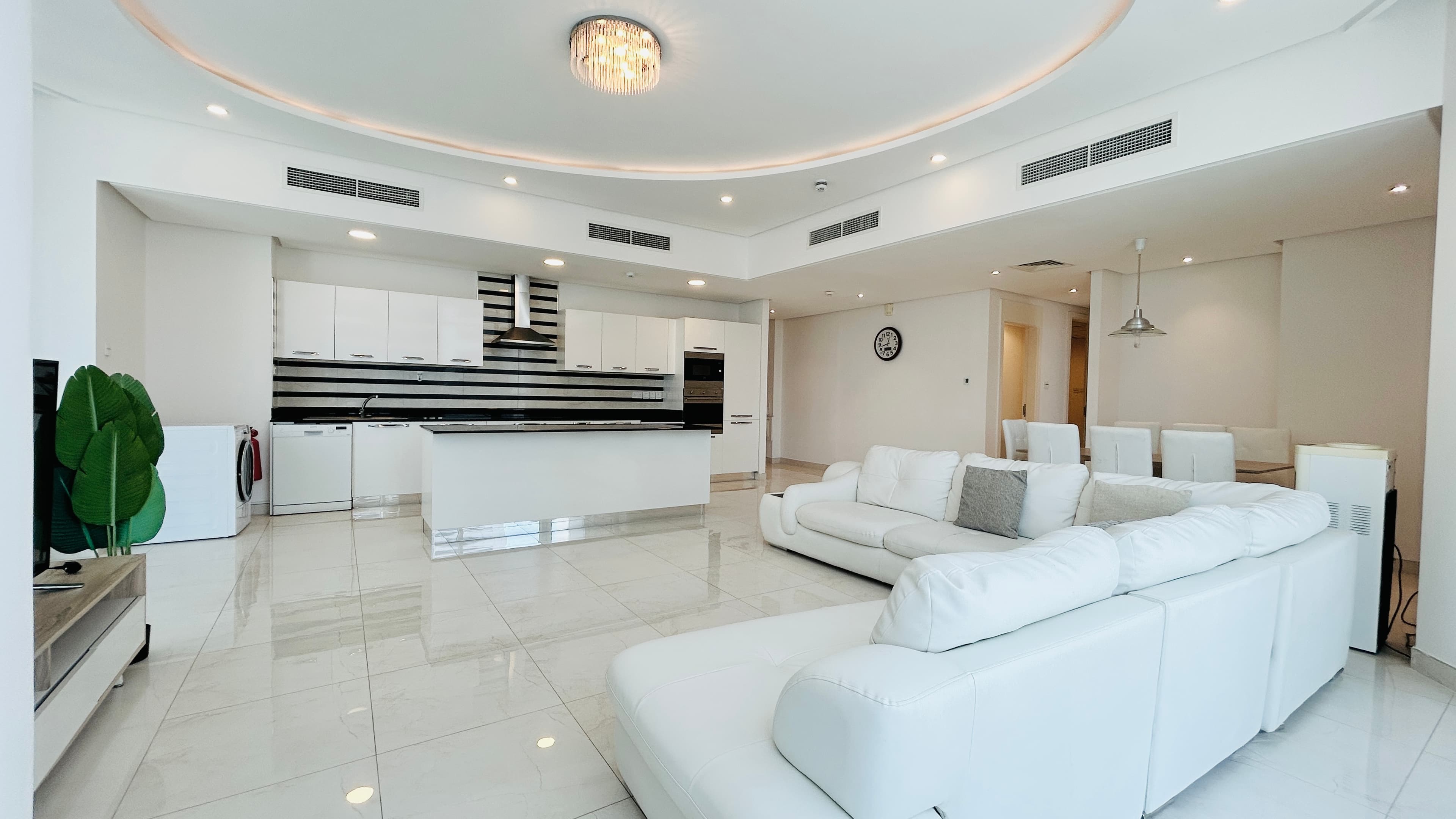 BRIGHT LIGHT | SPACIOUS | MAID ROOM | GREAT AMENITIES