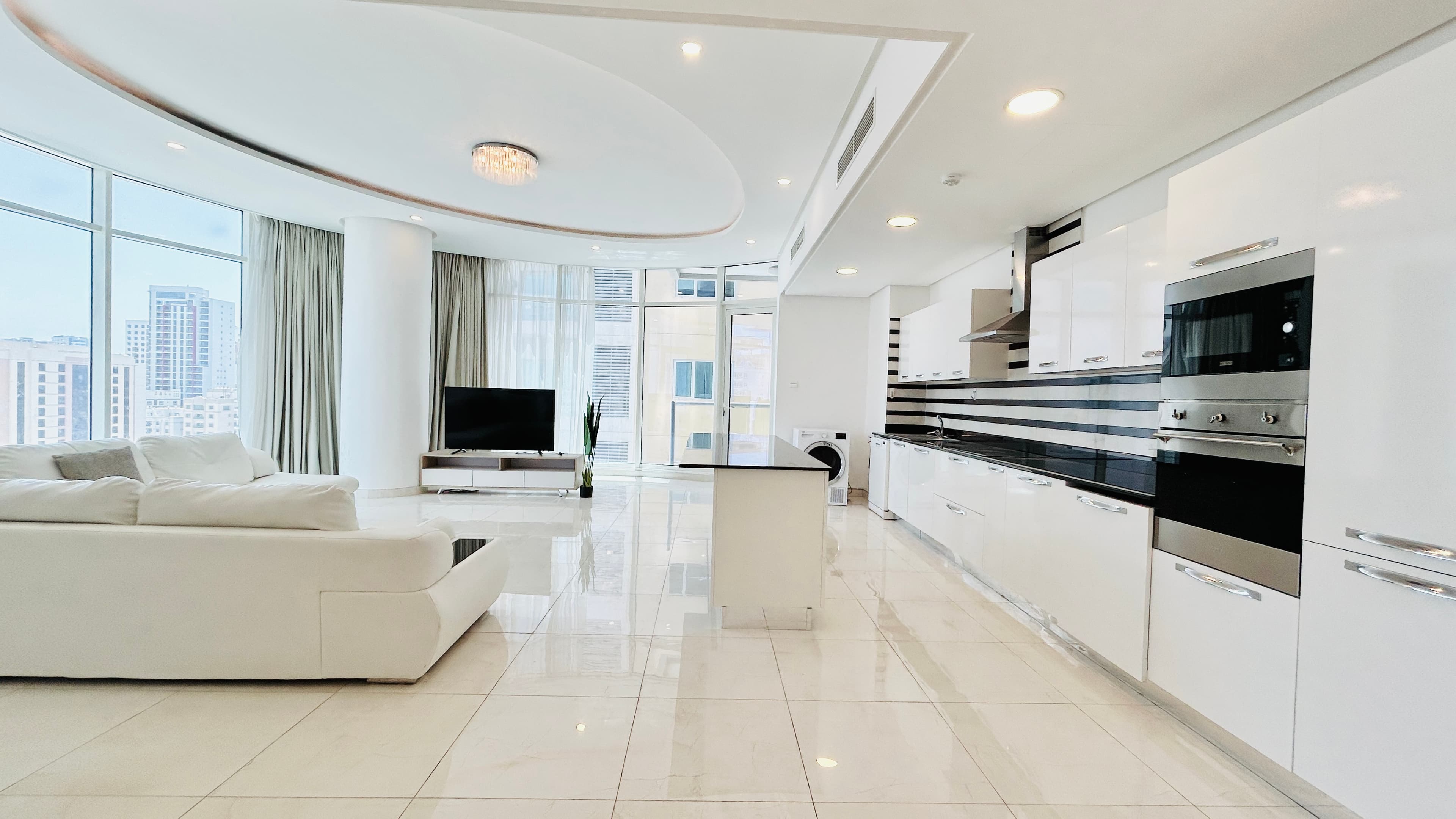 BRIGHT LIGHT | SPACIOUS | MAID ROOM | GREAT AMENITIES