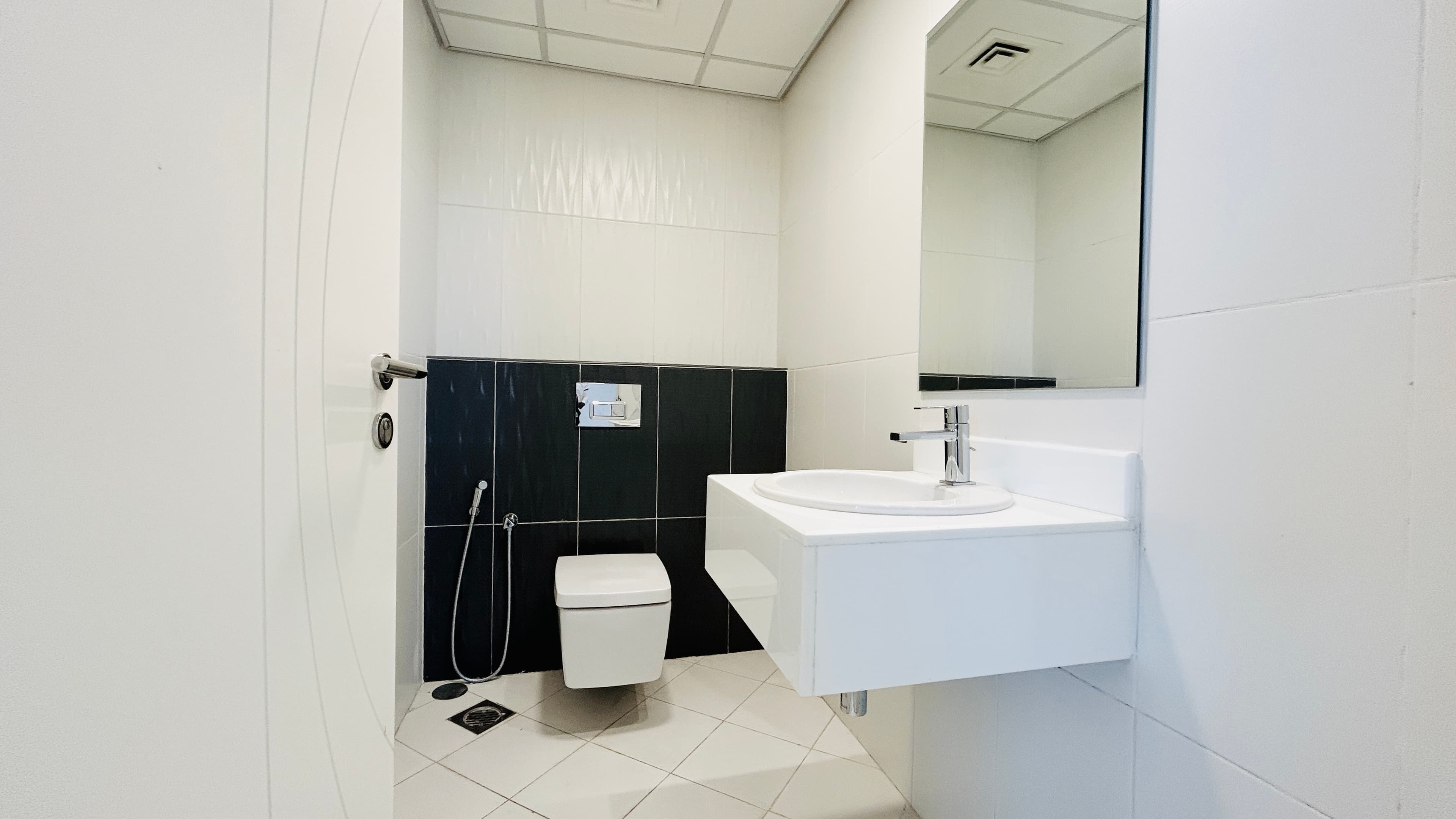 BRIGHT LIGHT | SPACIOUS | MAID ROOM | GREAT AMENITIES