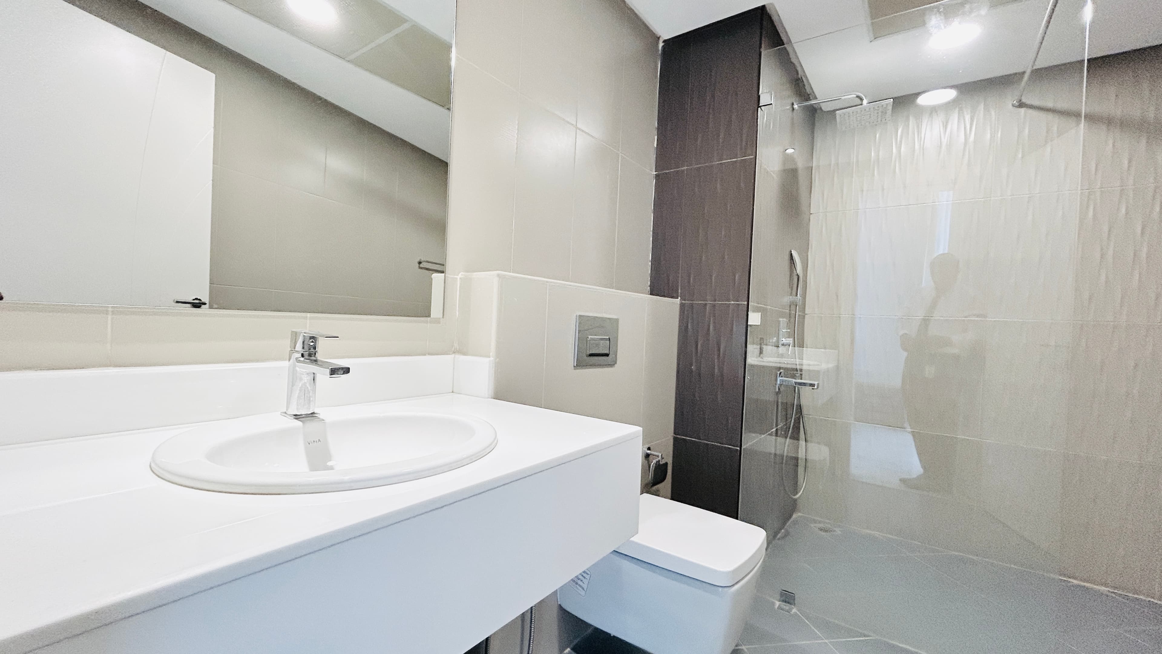 BRIGHT LIGHT | SPACIOUS | MAID ROOM | GREAT AMENITIES