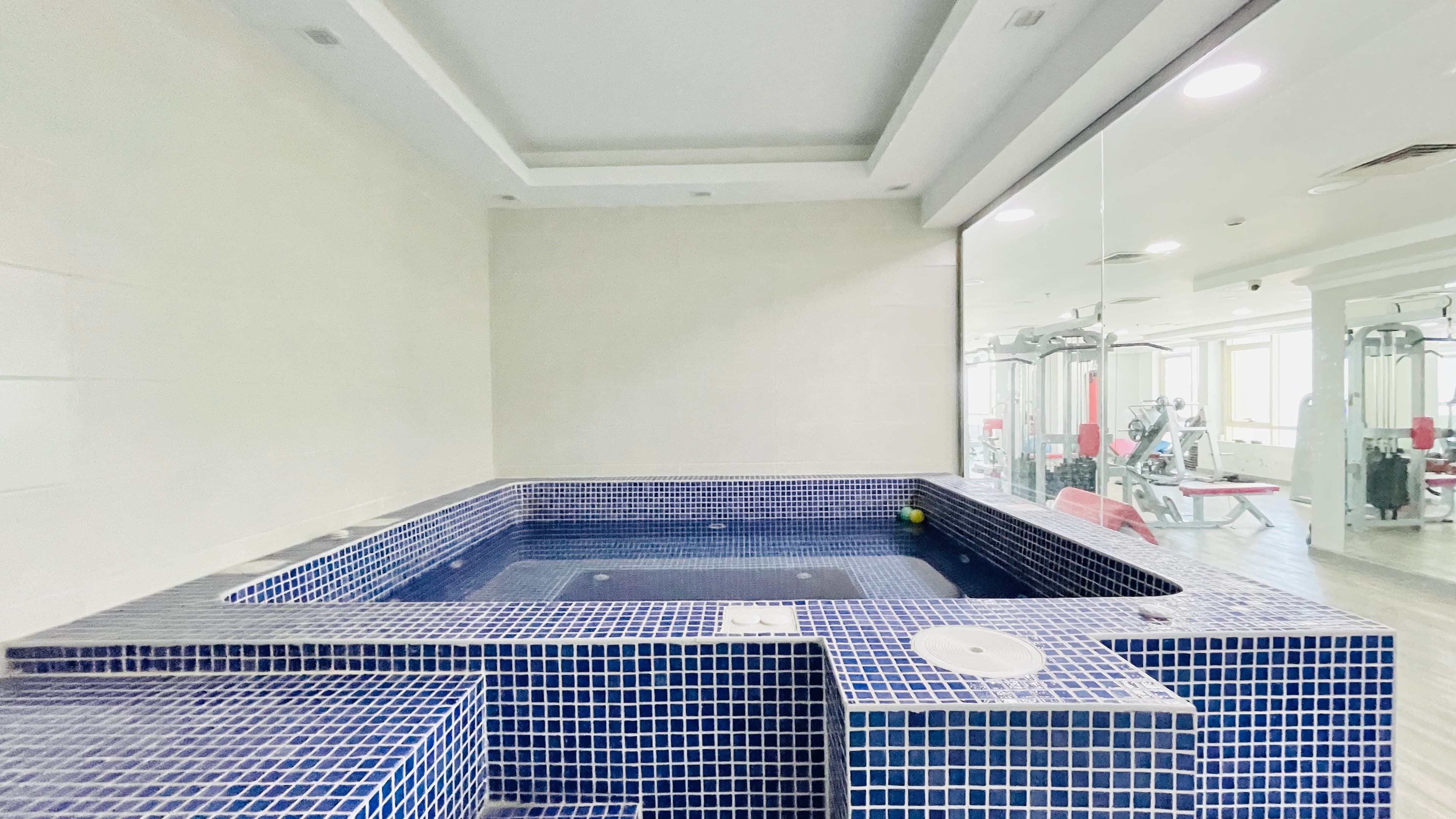 CITY VIEW | SPACIOUS ROOMS | GREAT FACILITIES |