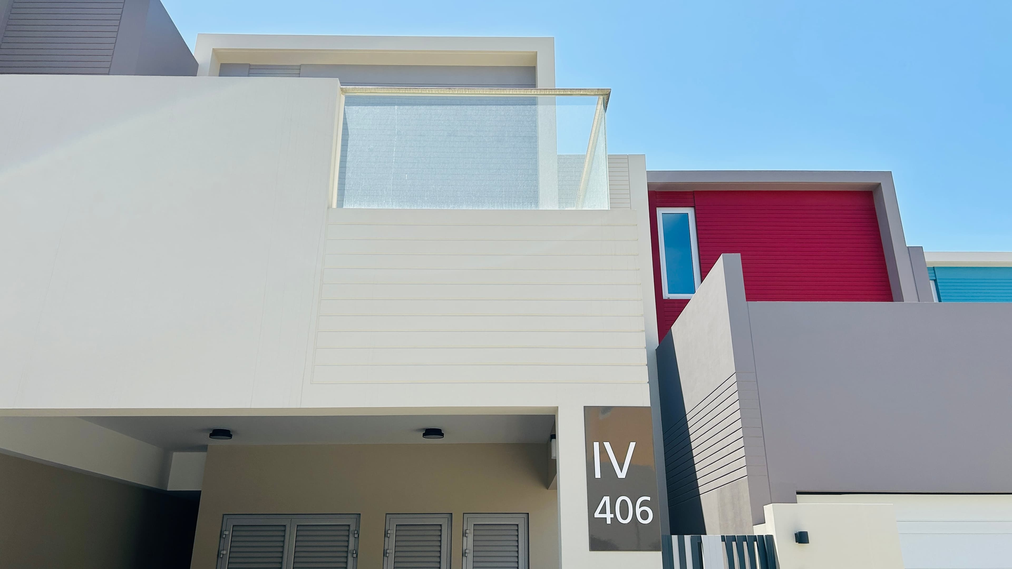 WATERFRONT VIEW | BRAND NEW | MODERN | PRIVATE POOL