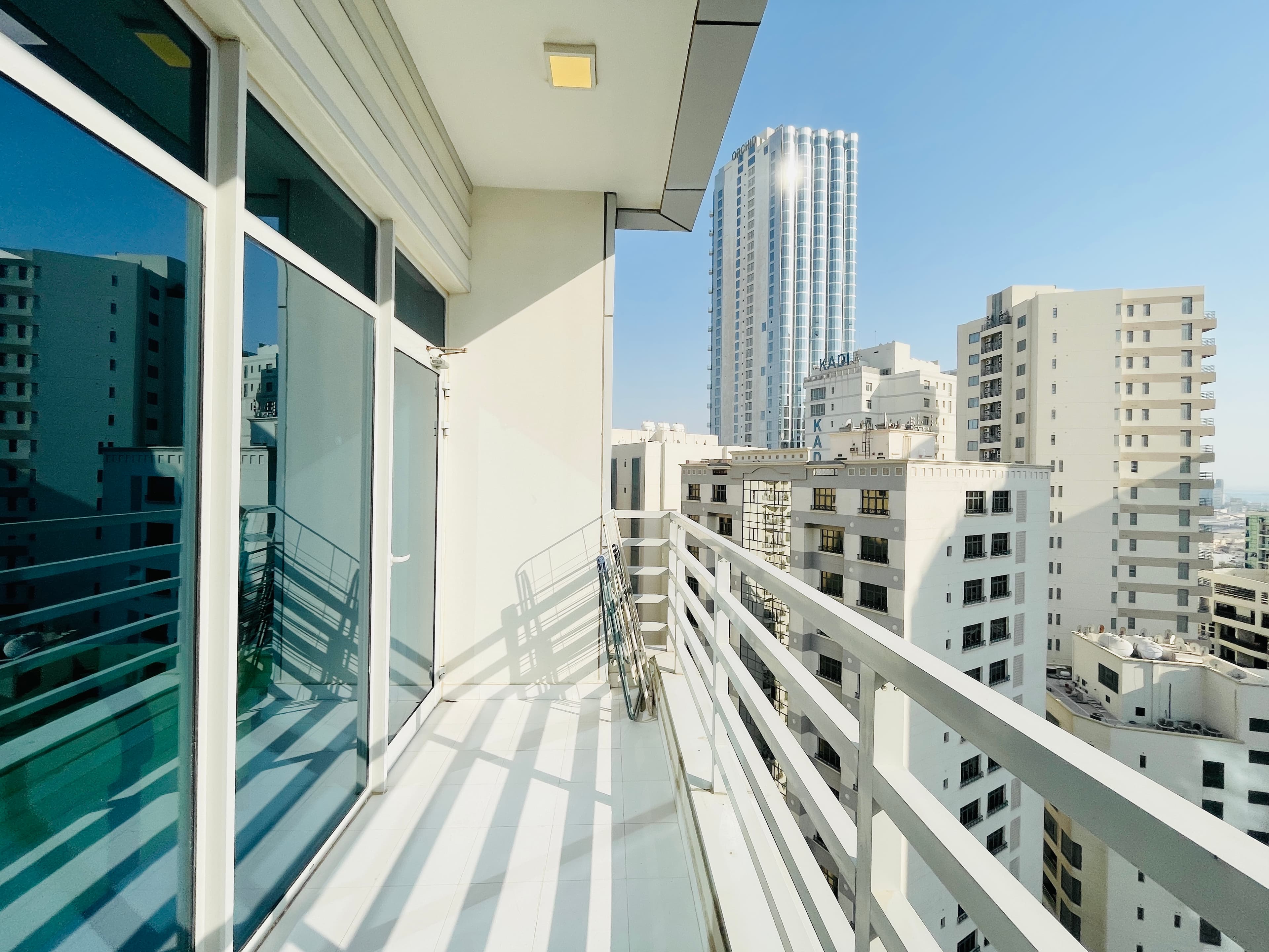 MODERN | CITY VIEW | SPACIOUS ROOMS | GREAT FACILITIES