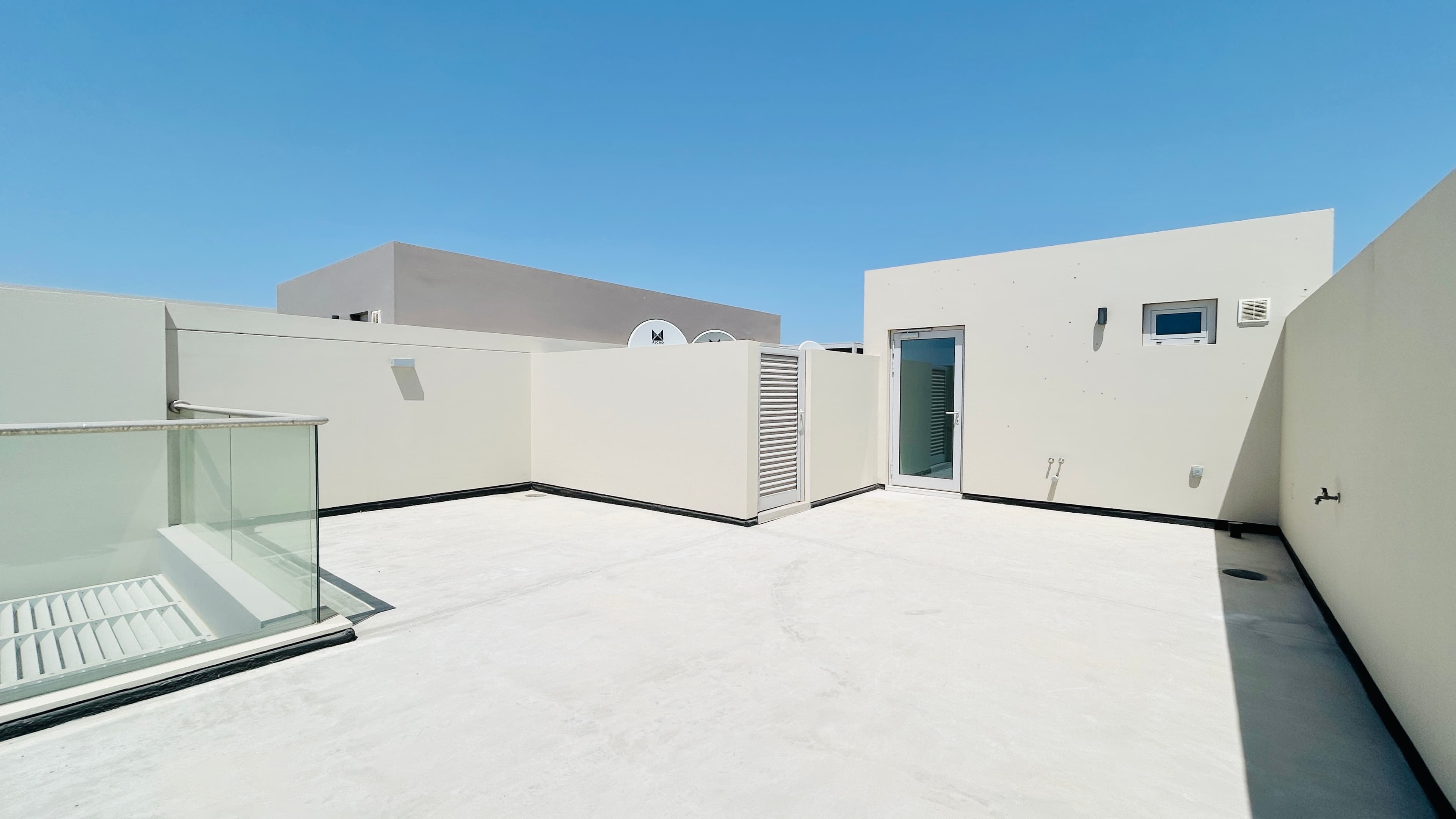 WATERFRONT VIEW | BRAND NEW | MODERN | PRIVATE POOL