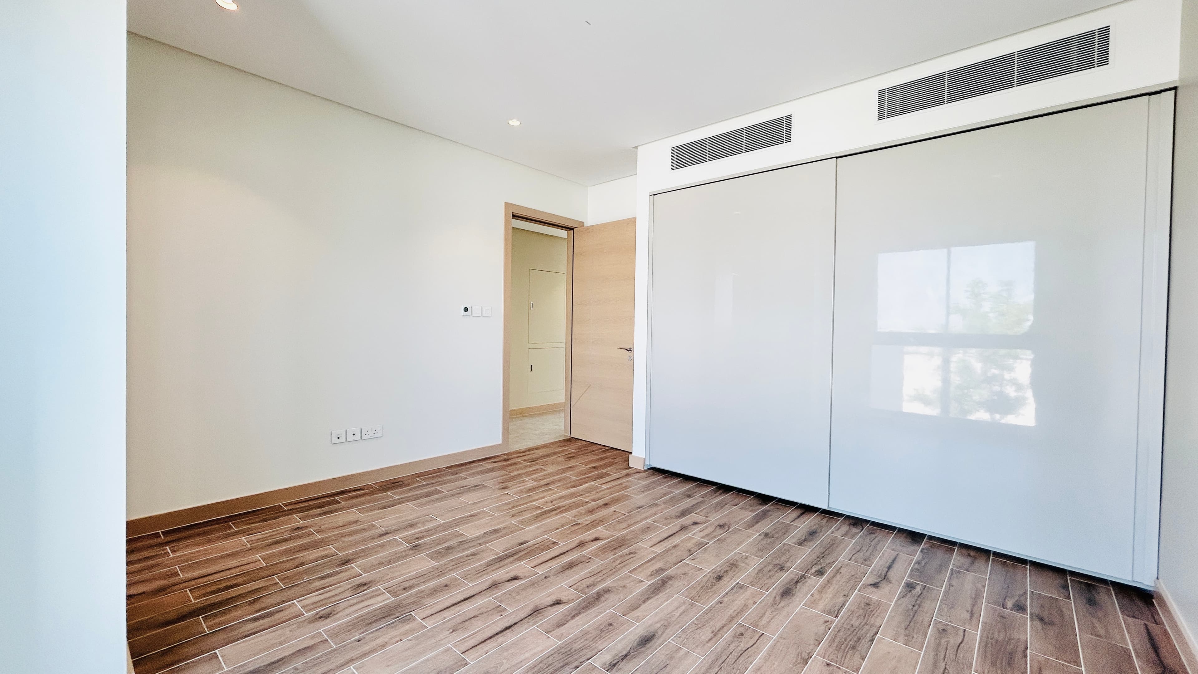 BRAND NEW | MODERN | PRIVATE POOL | WATERFRONT VIEW