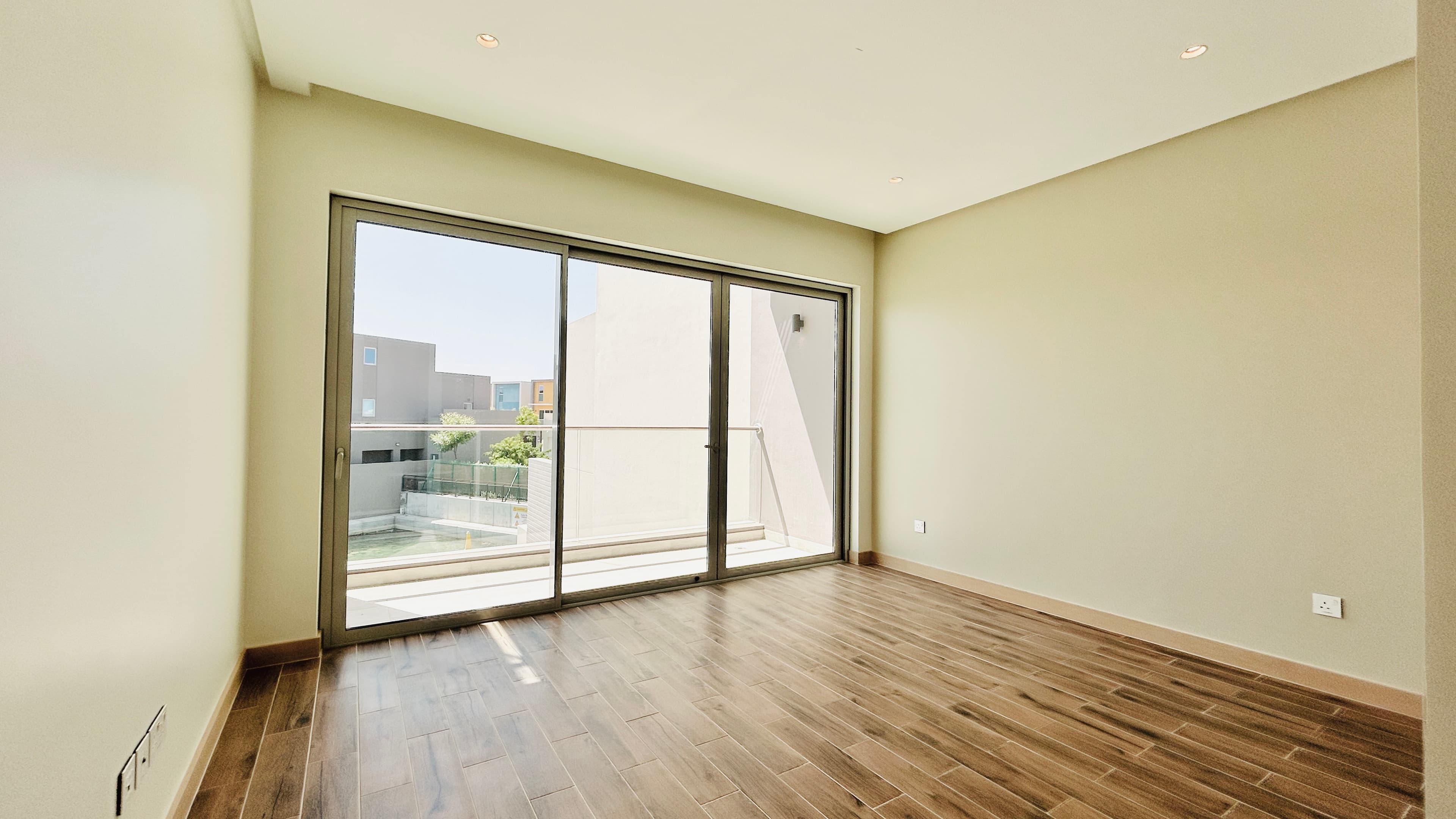 BRAND NEW | MODERN | PRIVATE POOL | WATERFRONT VIEW