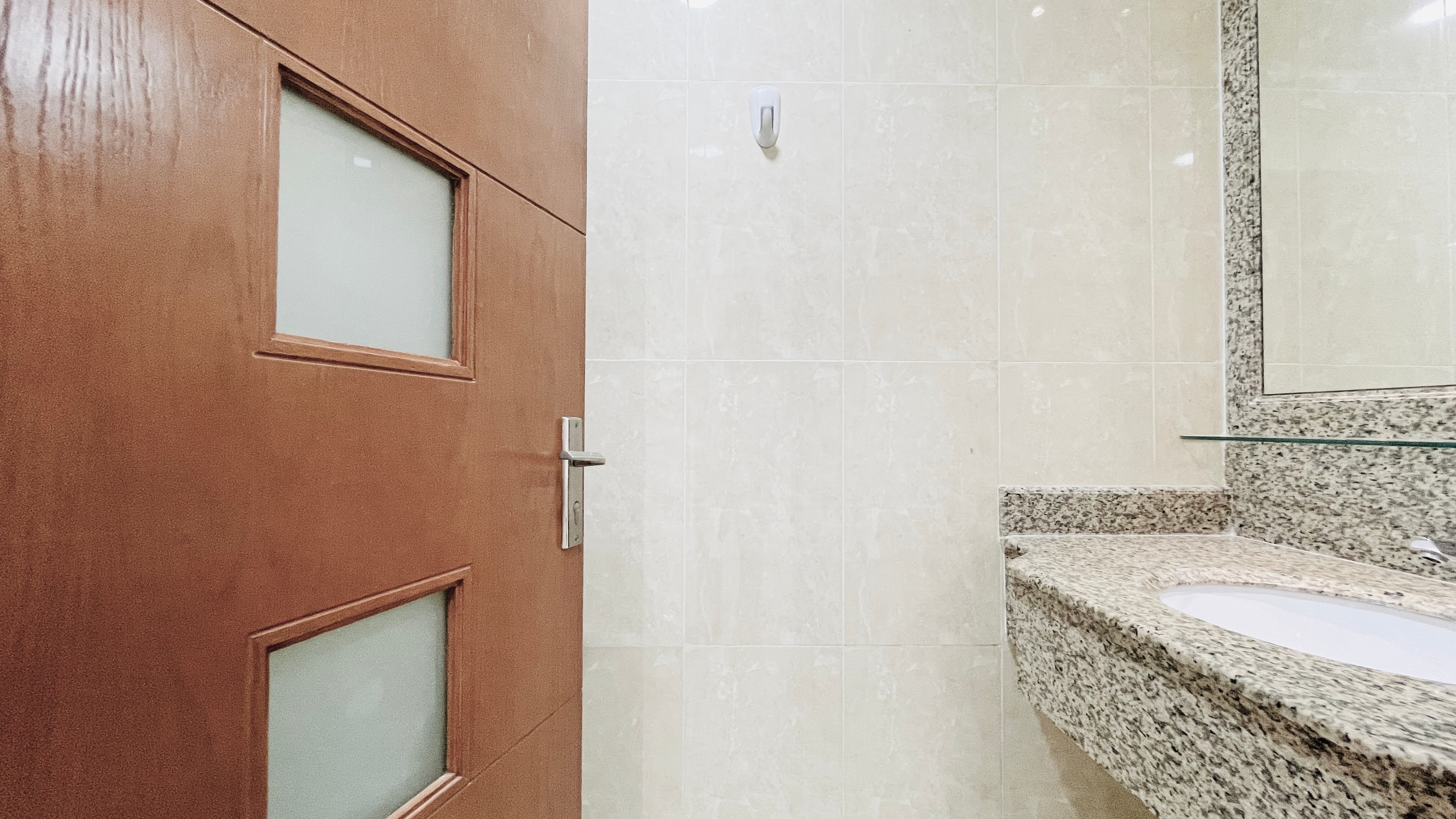SPACIOUS ROOMS | BALCONY | CITYVIEW | GREAT FACILITIES